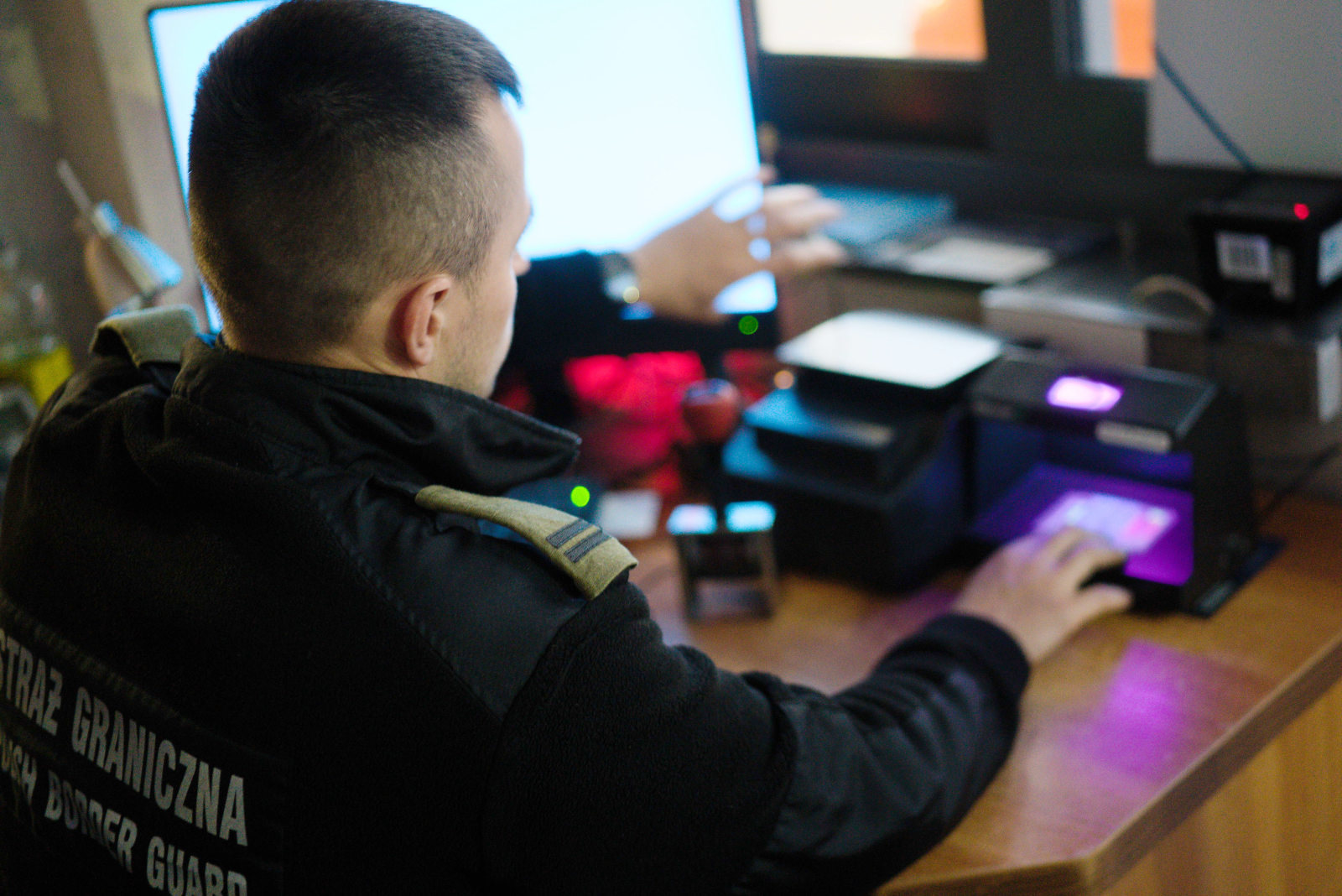 ДНК та відбитки долонь. У ЄС запрацювала оновлена Шенгенська інформаційна система