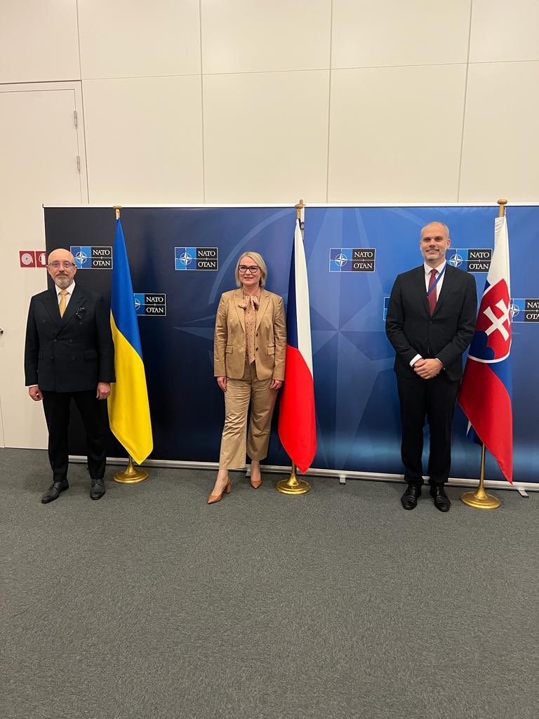 Україна домовилася з Чехією та Словаччиною про можливість закуповувати та обслуговувати БМП