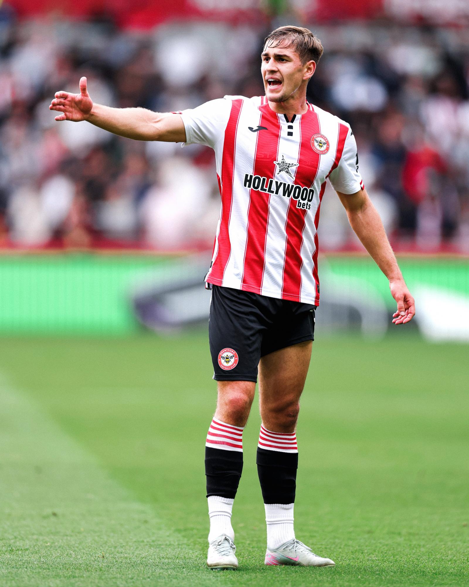 Забарный, Ярмолюк и другие украинцы в топ-лигах: когда и где смотреть на выходных