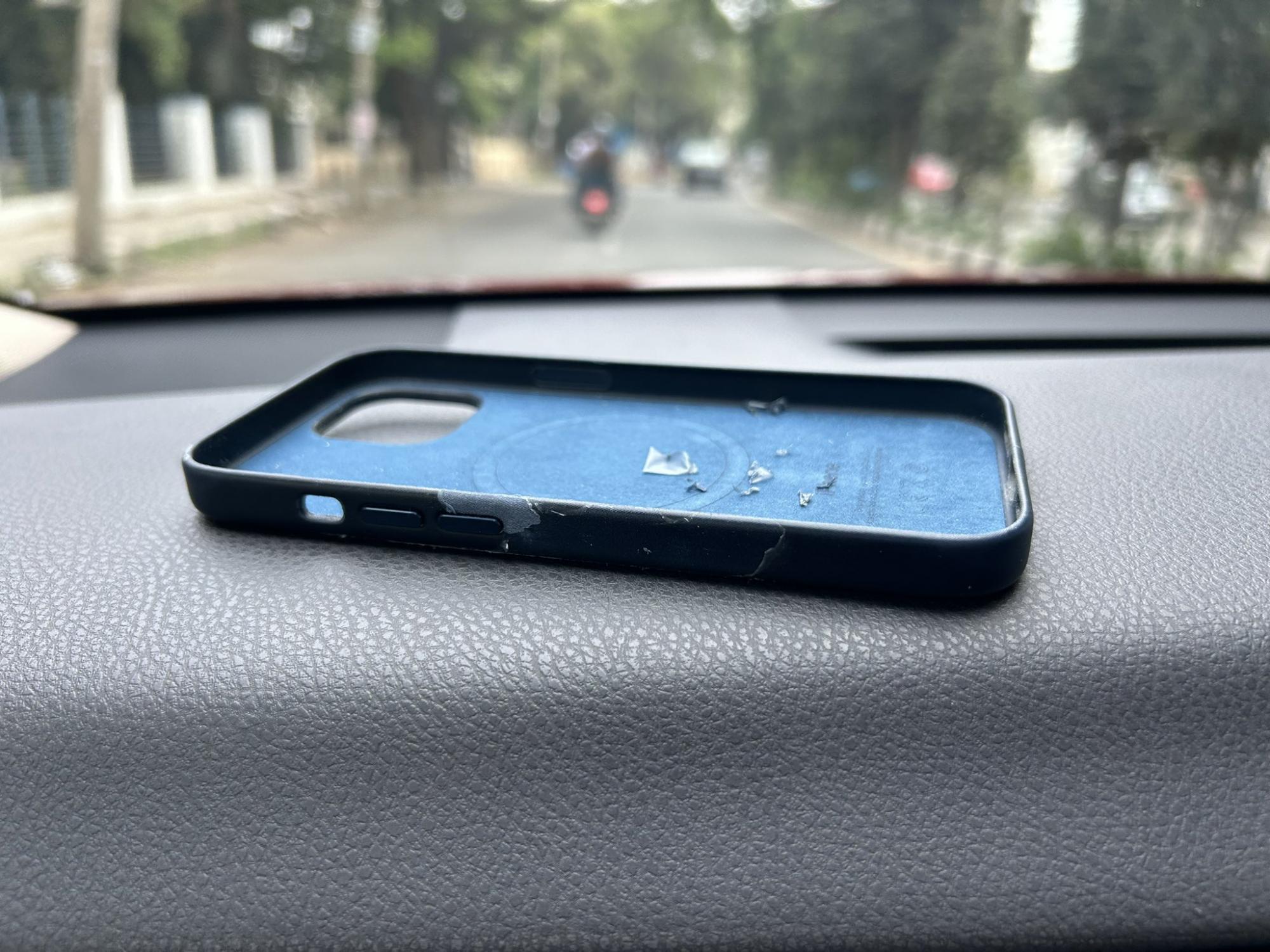 Не купуйте його. Цей аксесуар від Apple став одним із найгірших в історії компанії - і ось чому