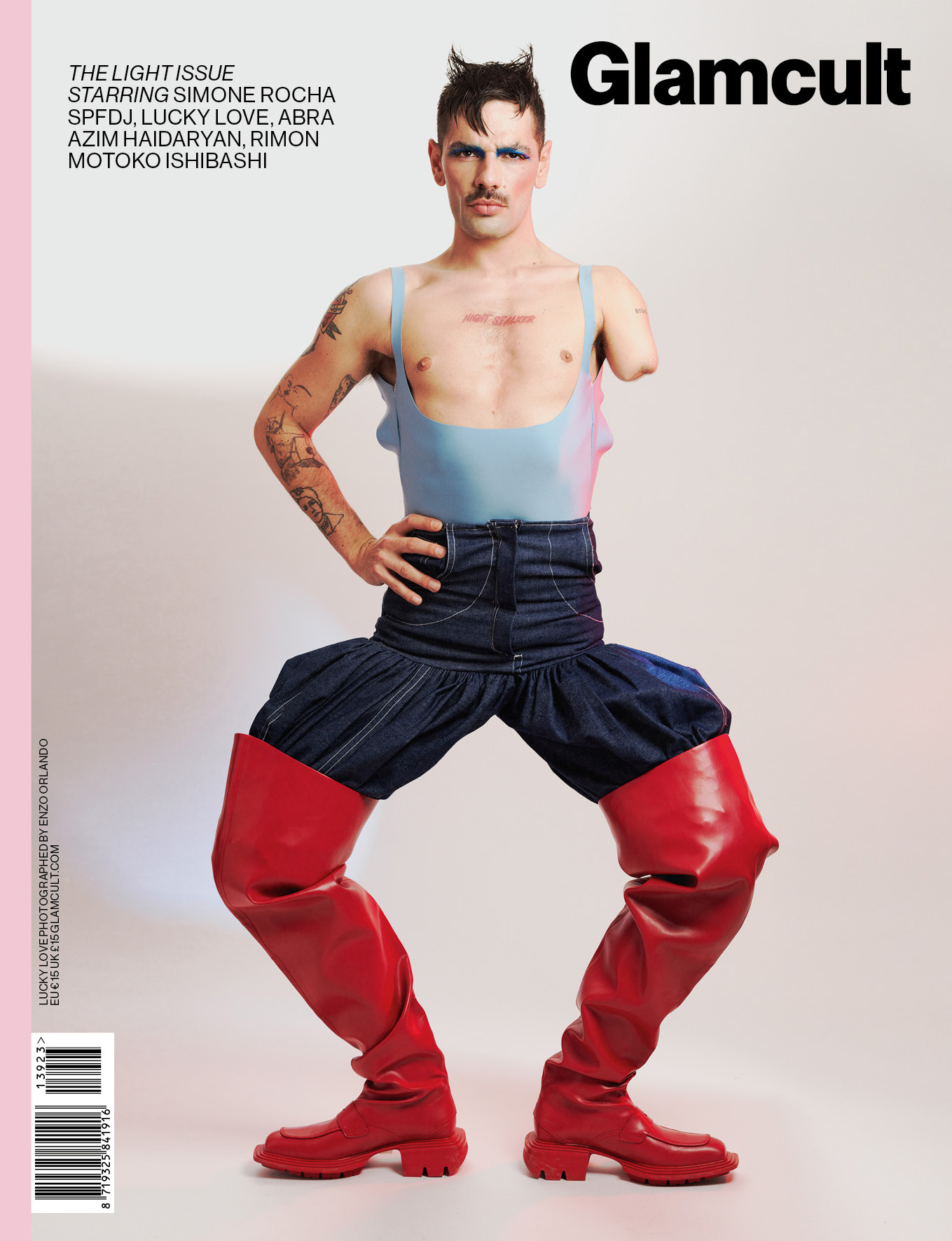 Схожий на Меркʼюрі співак без руки. Хто такий Лакі Лав, пісні якого підкорили ТікТок