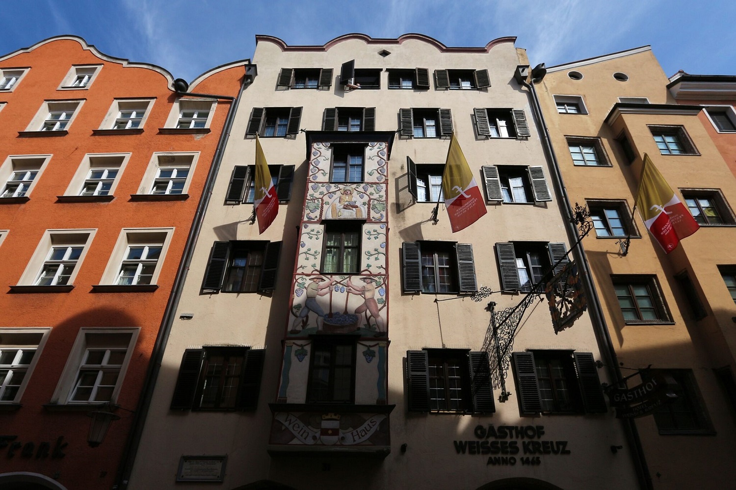 6 найстаріших готелів світу: як вони виглядають і чим століттями дивують мандрівників