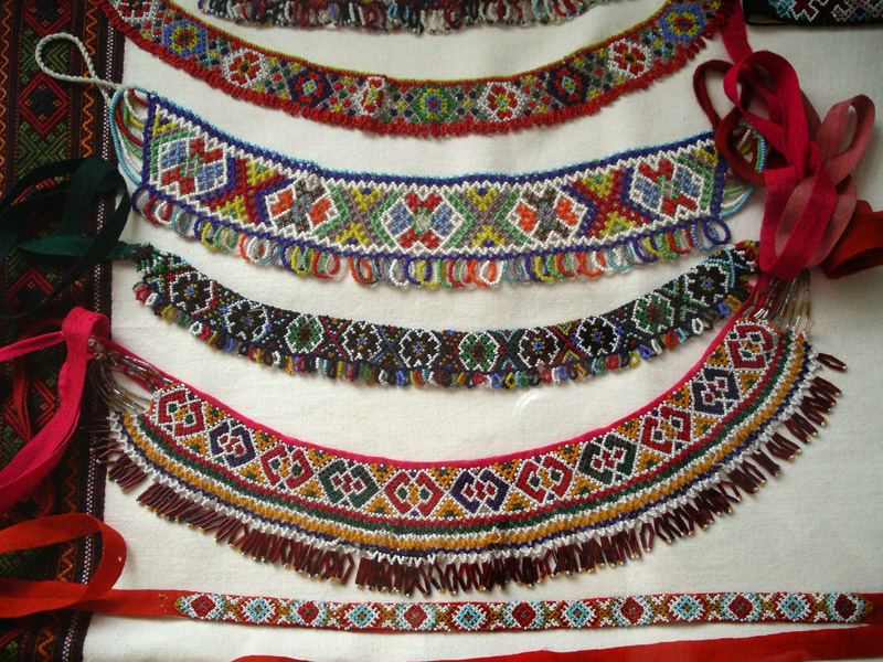 Корали, дукачі й ґердани: що означало намисто для українок