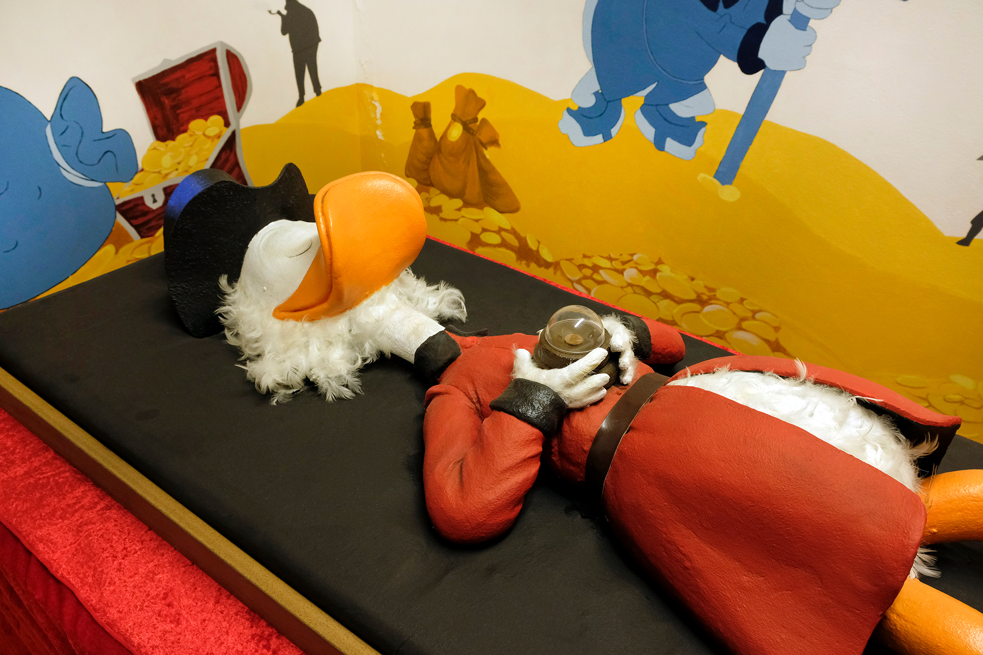 Людство залишило "заповіт" для 8113 року: що сховали у крипті цивілізації