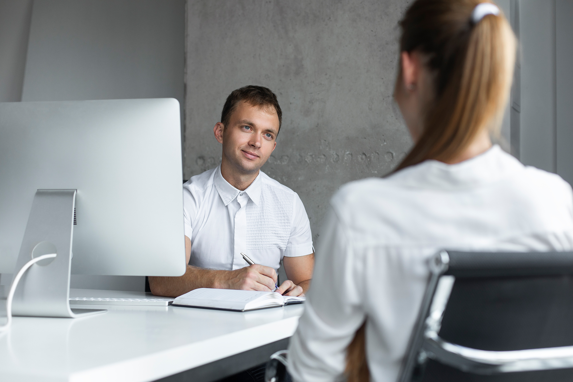 На "дистанційку" черга в 6 разів більша, а в ІТ – спад: що відбувається з ринком праці в Україні