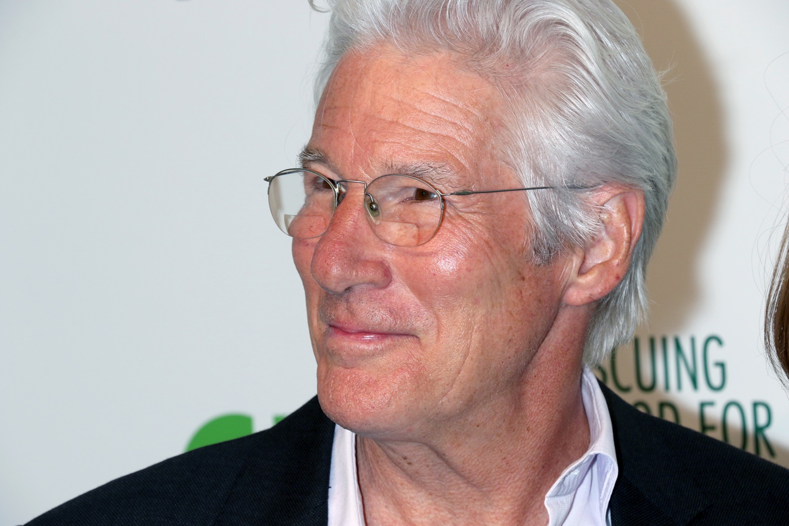 Раян Гослінг, Річард Гір, Том Генкс та інші: хто з голлівудських зірок "втік" з США і чому