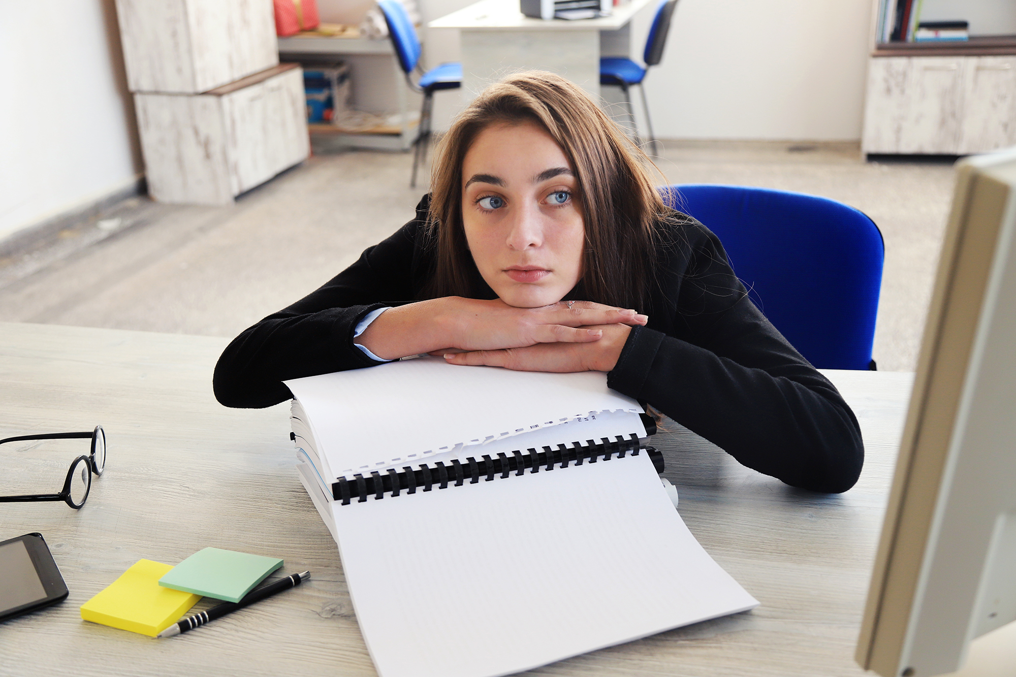 Відчуваєте стрес та тривожність у понеділок? Вчені з'ясували, як це реально шкодить здоров'ю (навіть на пенсії)