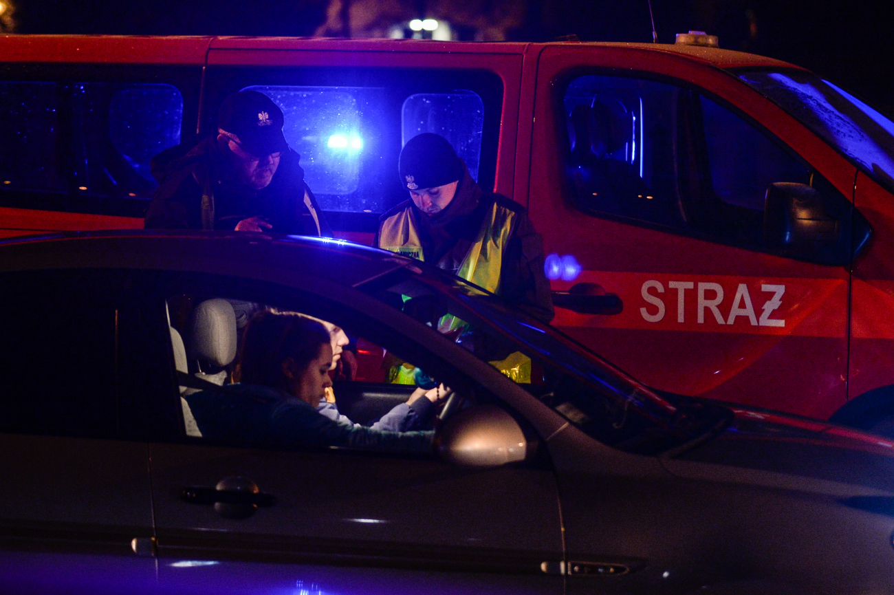 Кому з чоловіків дозволяють виїздити за кордон під час війни: правила та поради