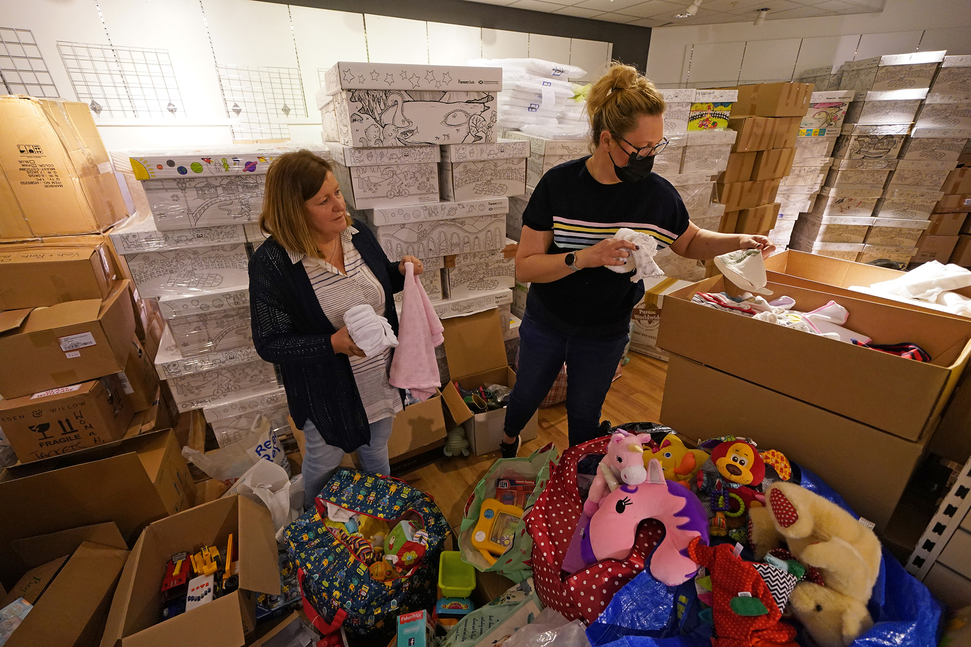 Дійшло до парламенту. Біженці в Шотландії довелося летіти до України для здачі аналізів