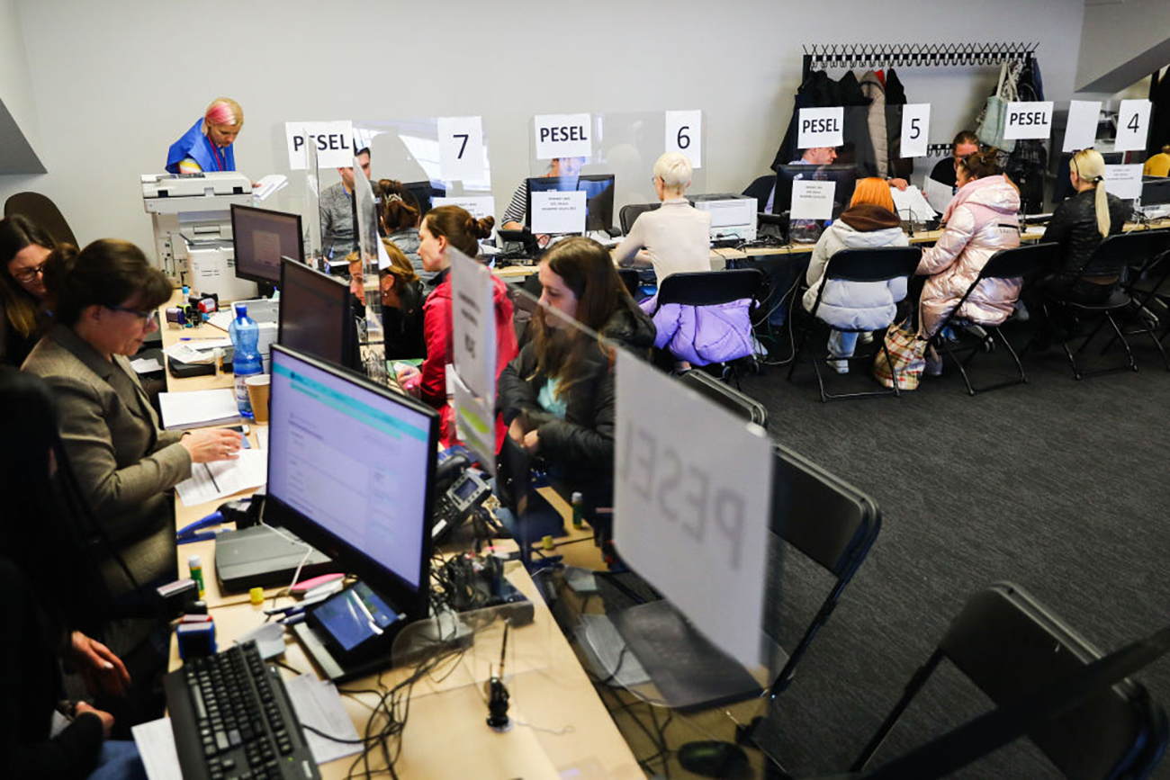 Від держави і фондів. Які виплати можуть отримати українці у Польщі