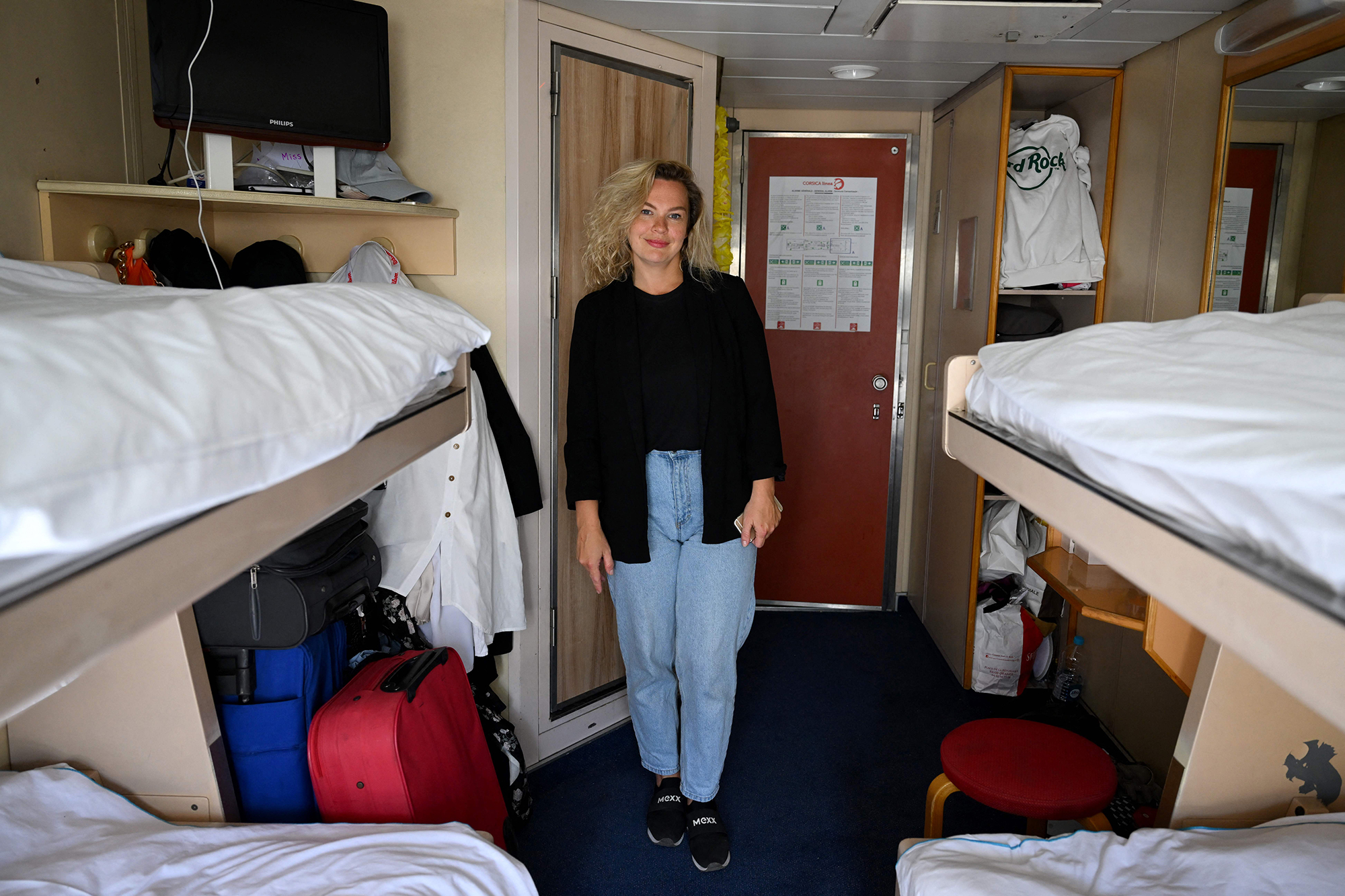 "Повезло, что осталась работа в Украине". Какие выплаты получают беженцы во Франции