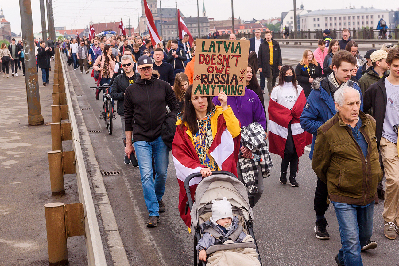 Помощь продолжается. Как изменятся правила и выплаты для беженцев в разных странах