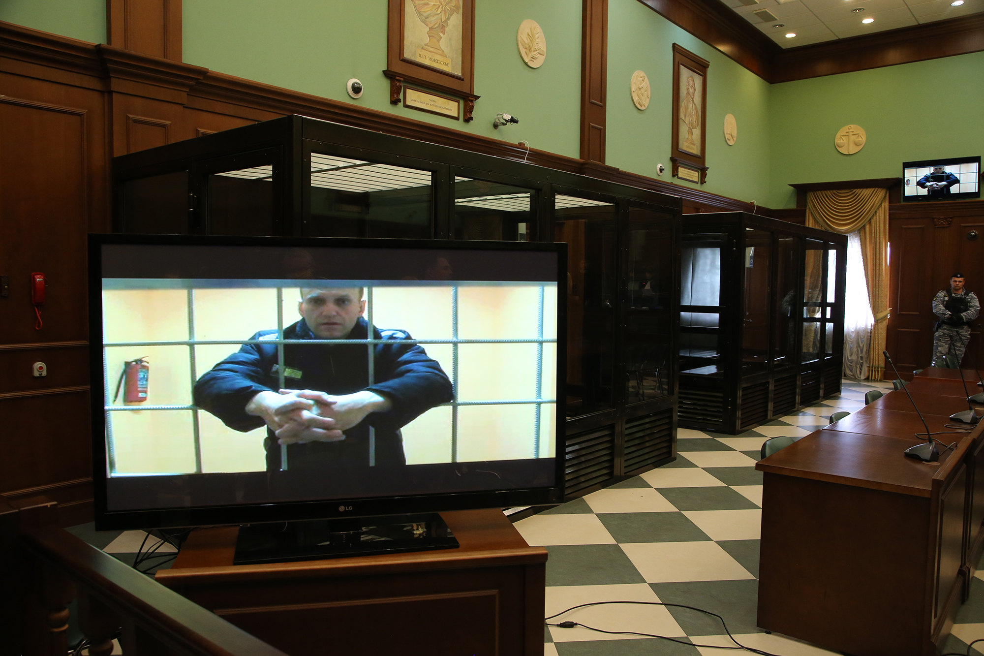 Главный осужденный РФ. Кто такой Навальный и почему его посадили