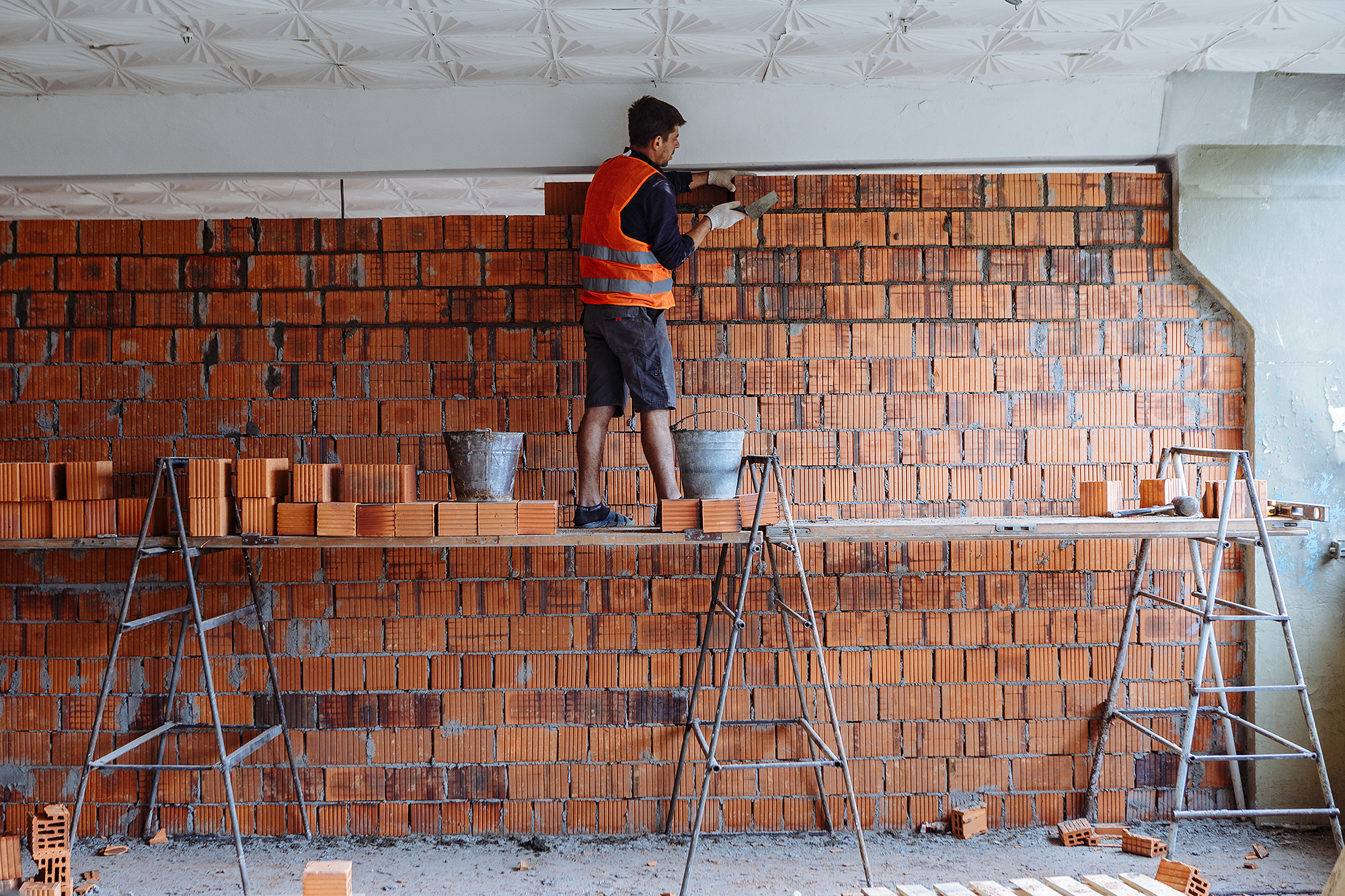 Нерухомість під обстрілами: де в Україні найдешевше житло та чи є на нього попит