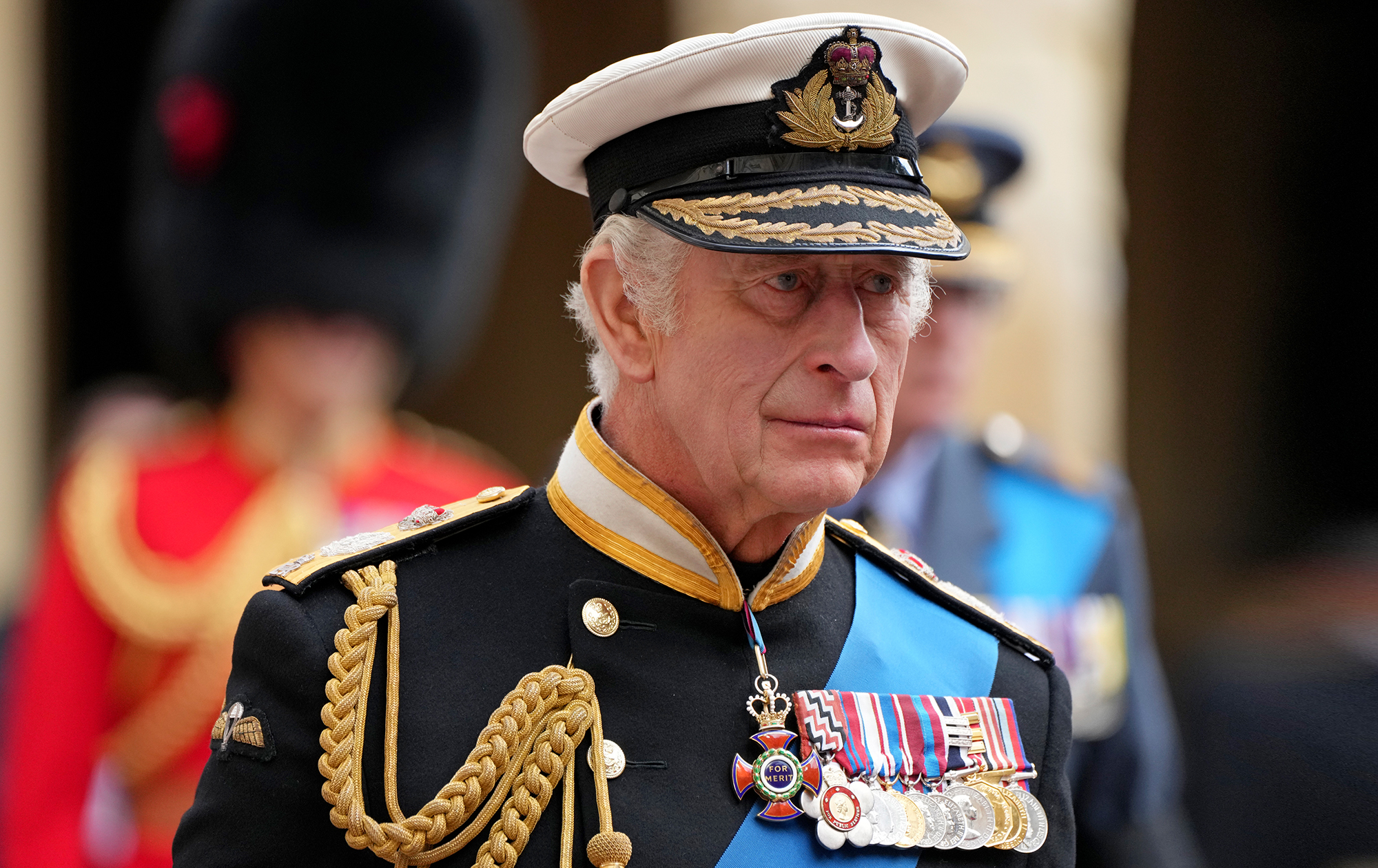 Скандал с принцем Эндрю может изменить будущее монархии: отречется ли Чарльз III от престола