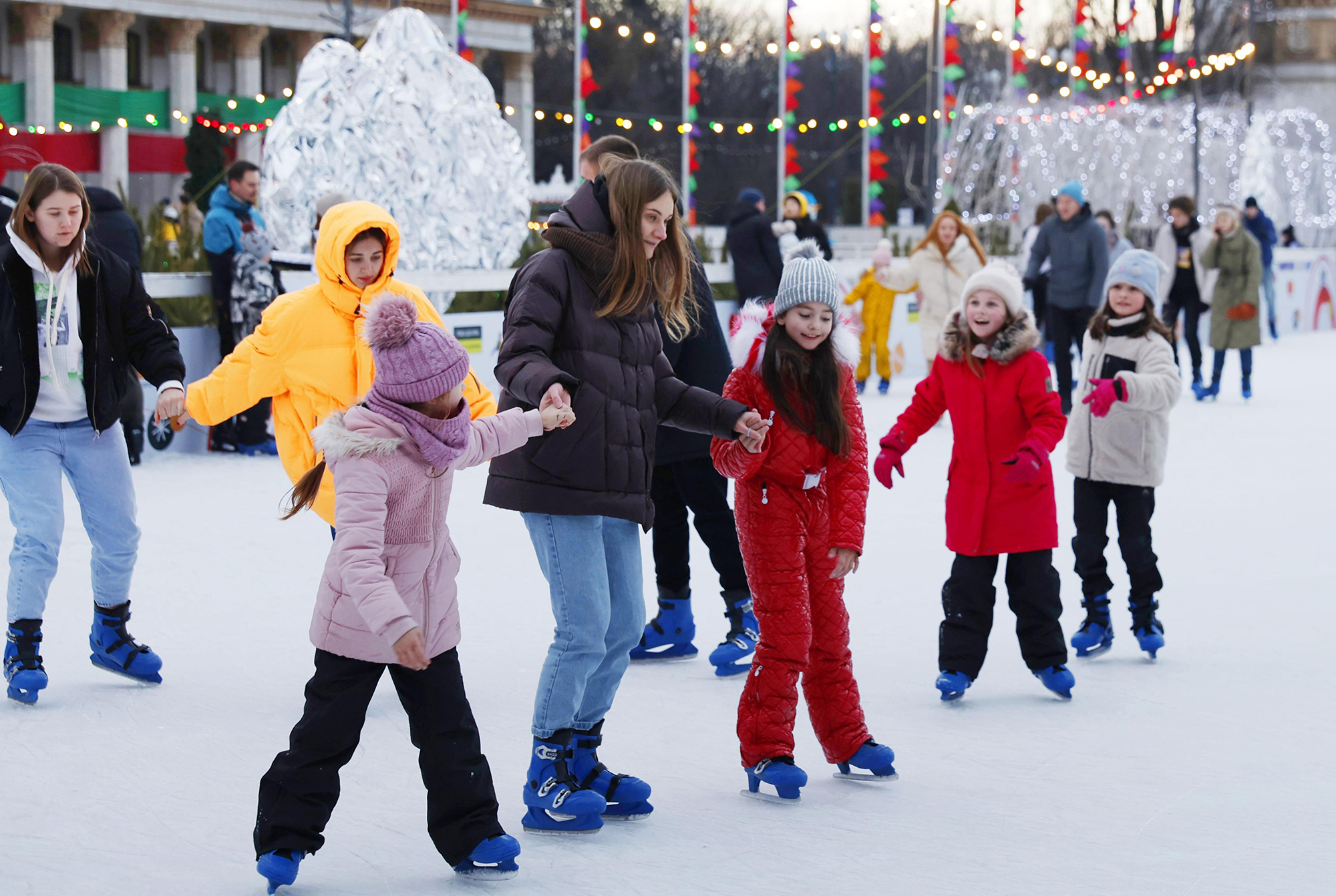 "Ялинка незламності" та ковзанки. Куди піти в Києві на новорічні свята з дітьми