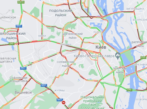 Київ зранку зупинився в заторах: де ускладнений рух