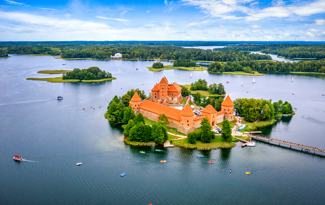 Литва, яку ви не знали: 3 старовинні міста, де ціни нижчі, ніж у Львові, а краєвиди - як у кіно