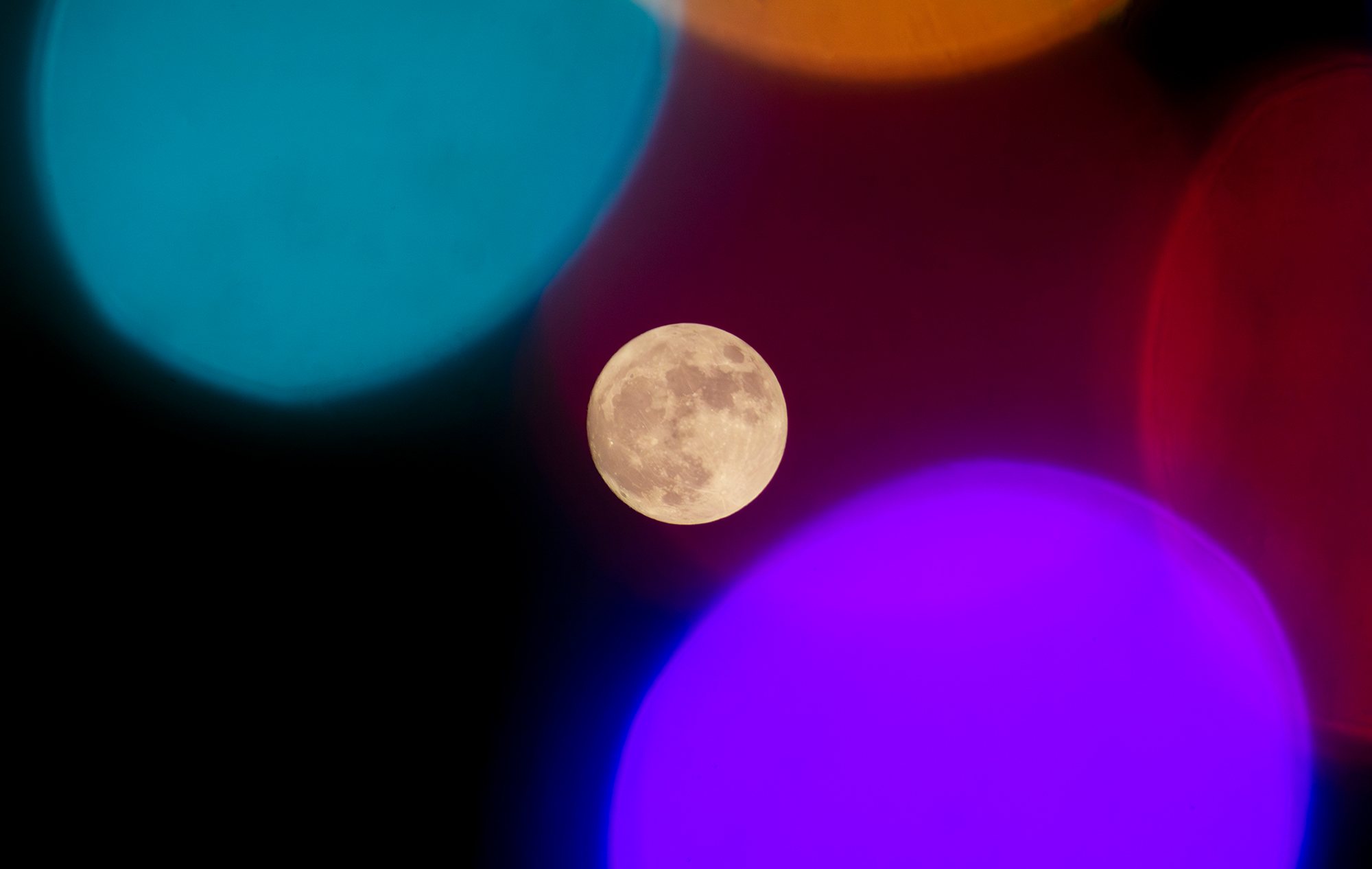 Повня і місячне затемнення в жовтні 2023: що нас чекає в цей період