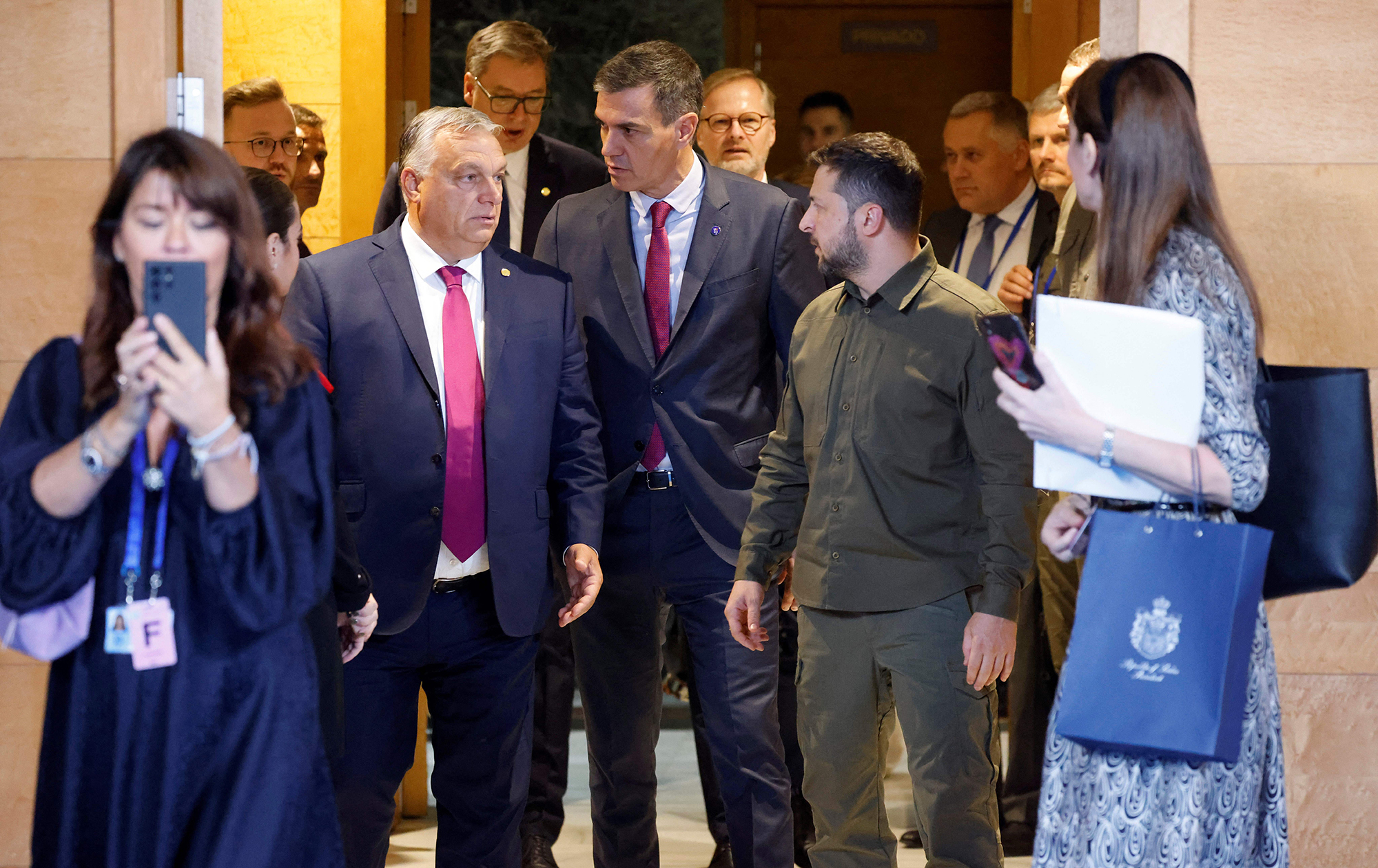 Шантаж та торги. Чи дасть Брюссель Україні 50 млрд євро та коли почнуться переговори про вступ до ЄС