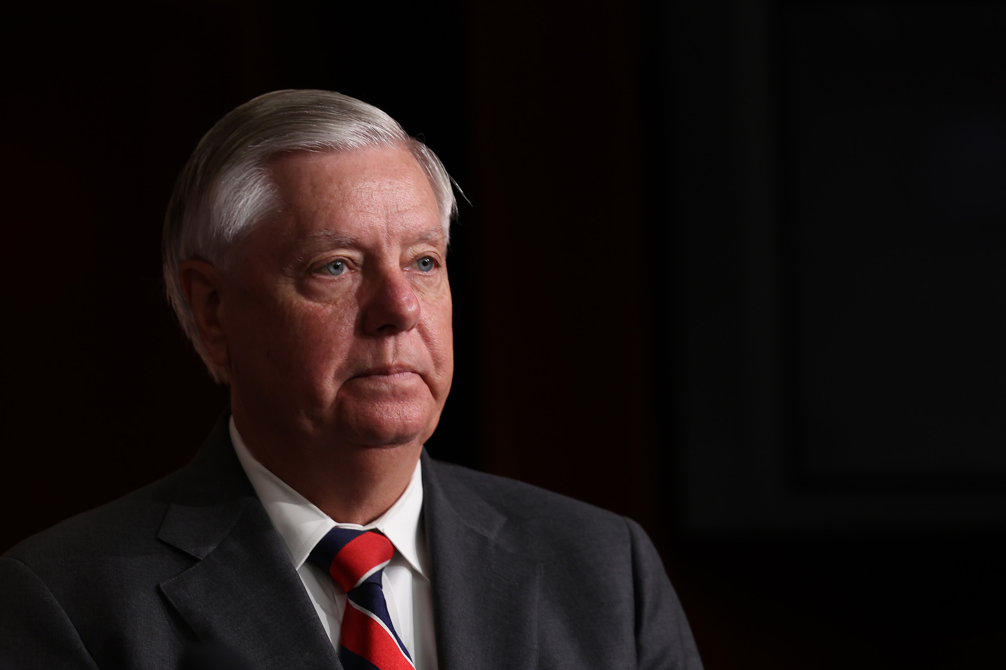 Як Трамп блокує допомогу Україні та чому у Байдена не можуть знайти рішення