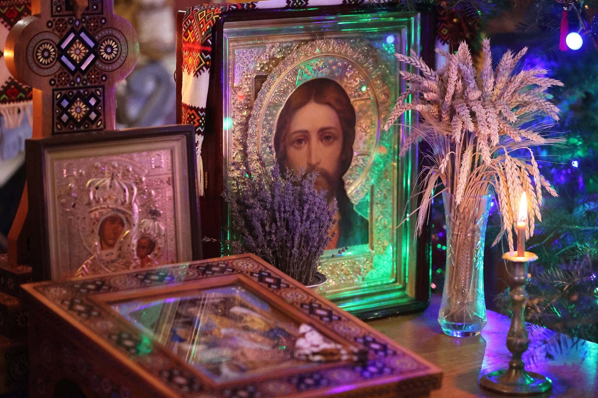 Чтобы была Божья защита: какие иконы обязательно должны быть в доме и автомобиле