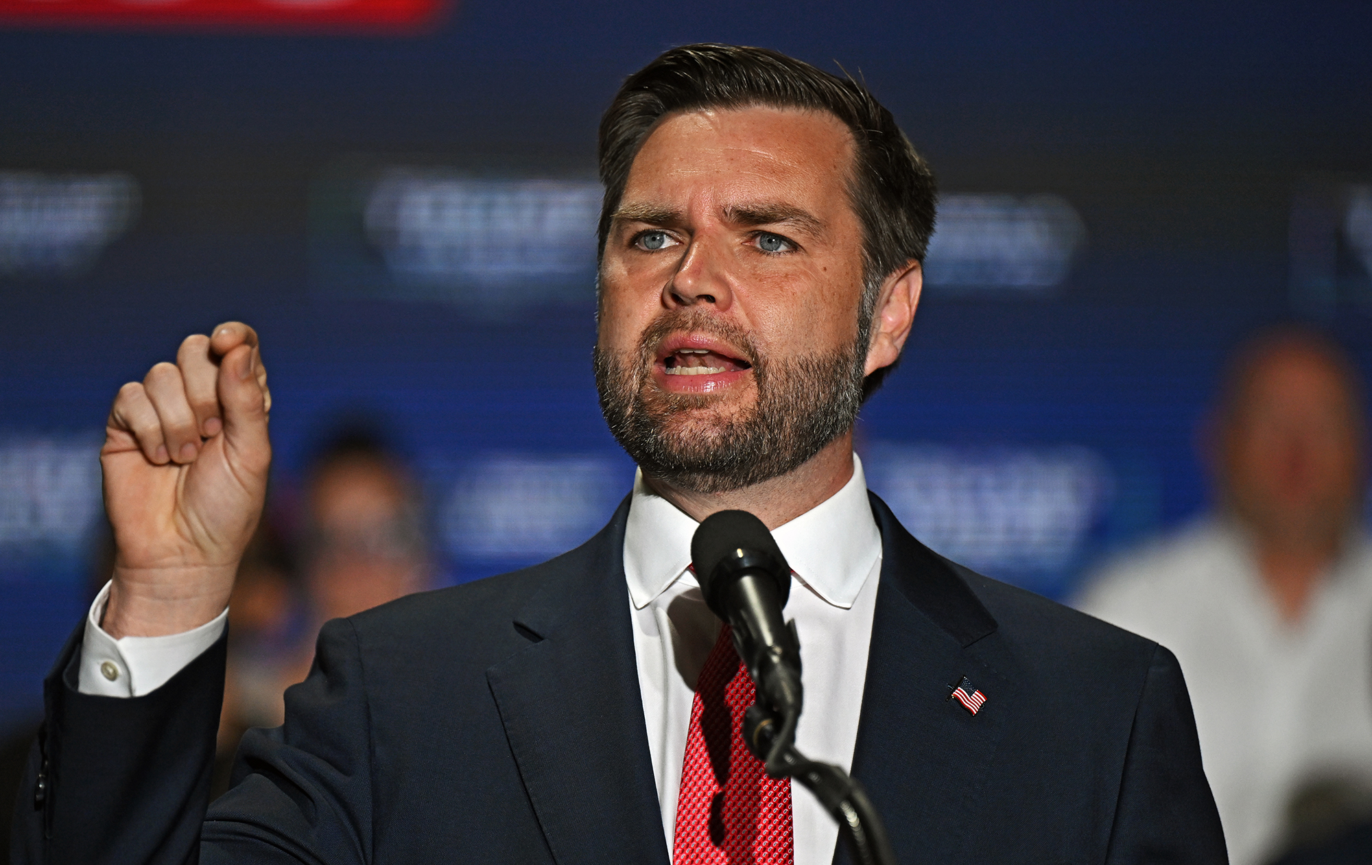 Соратник Трампа. Що відомо про кандидата у віцепрезиденти США Джей Ді Венса