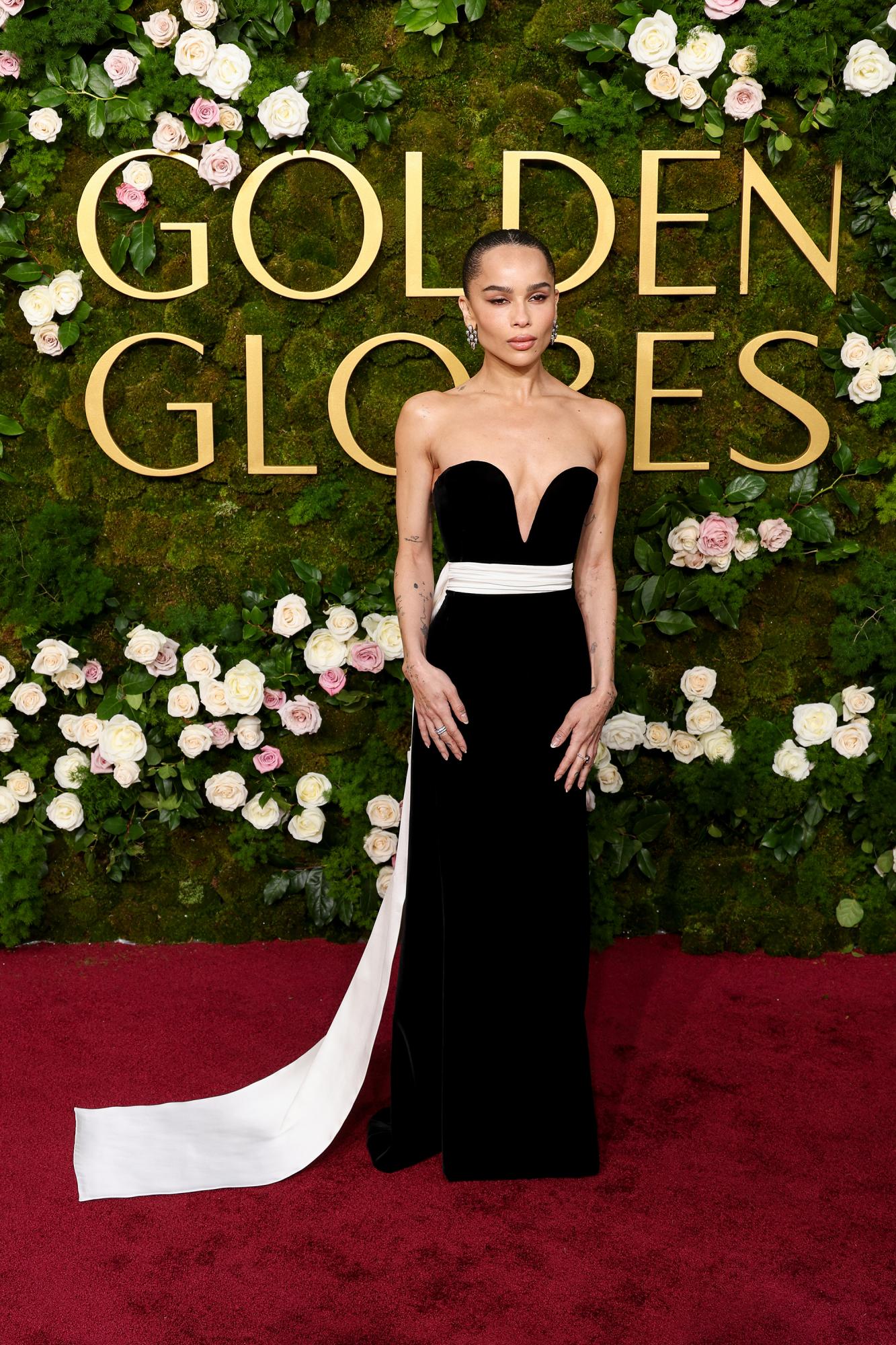 Сальма Хайєк у бордовій сукні з паєтками, Ніколь Кідман - з відкритою спиною: найкращі образи зірок на "Золотому глобусі-2025"