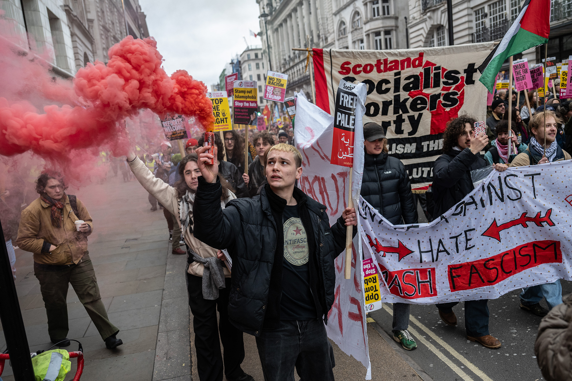 TikTok-революція. Чому молодь у Європі та США підтримує радикалів і чим це загрожує