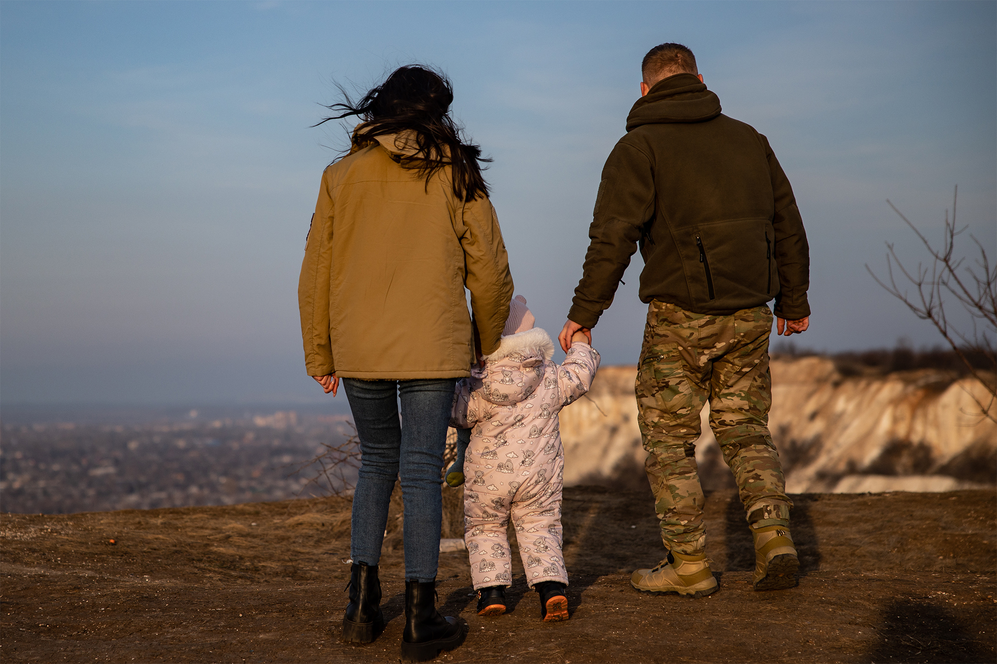 "Мама, мы уже далеко от войны?" Как помочь детям, чьи жизни сломала Россия