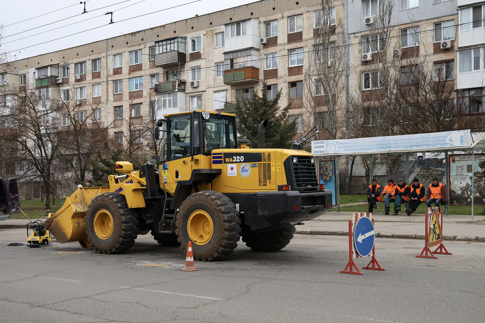 Миллиарды на ямы. Как зима уничтожила дороги в Украине и есть ли деньги на срочный ремонт