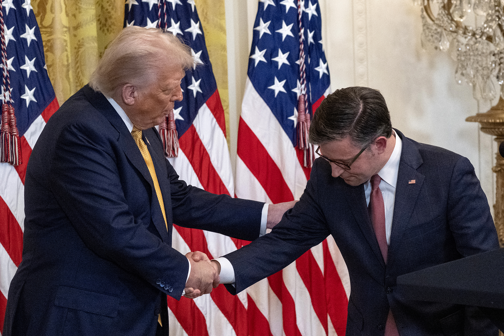 Не Україною єдиною. Як економіка і вибори впливають на політику Трампа