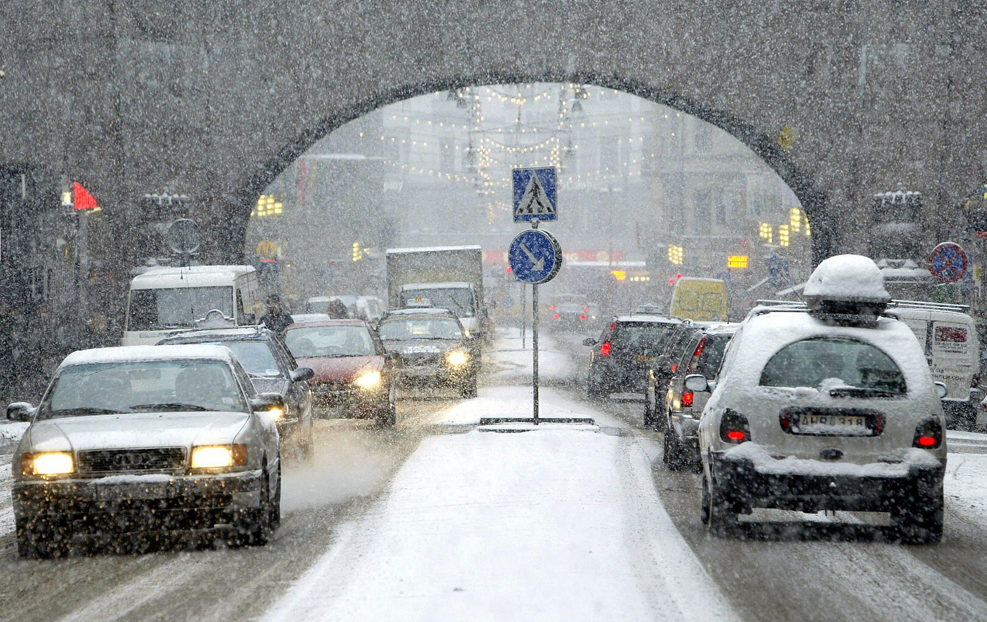З настанням холодів. В яких країнах ЄС треба змінювати шини на зимові