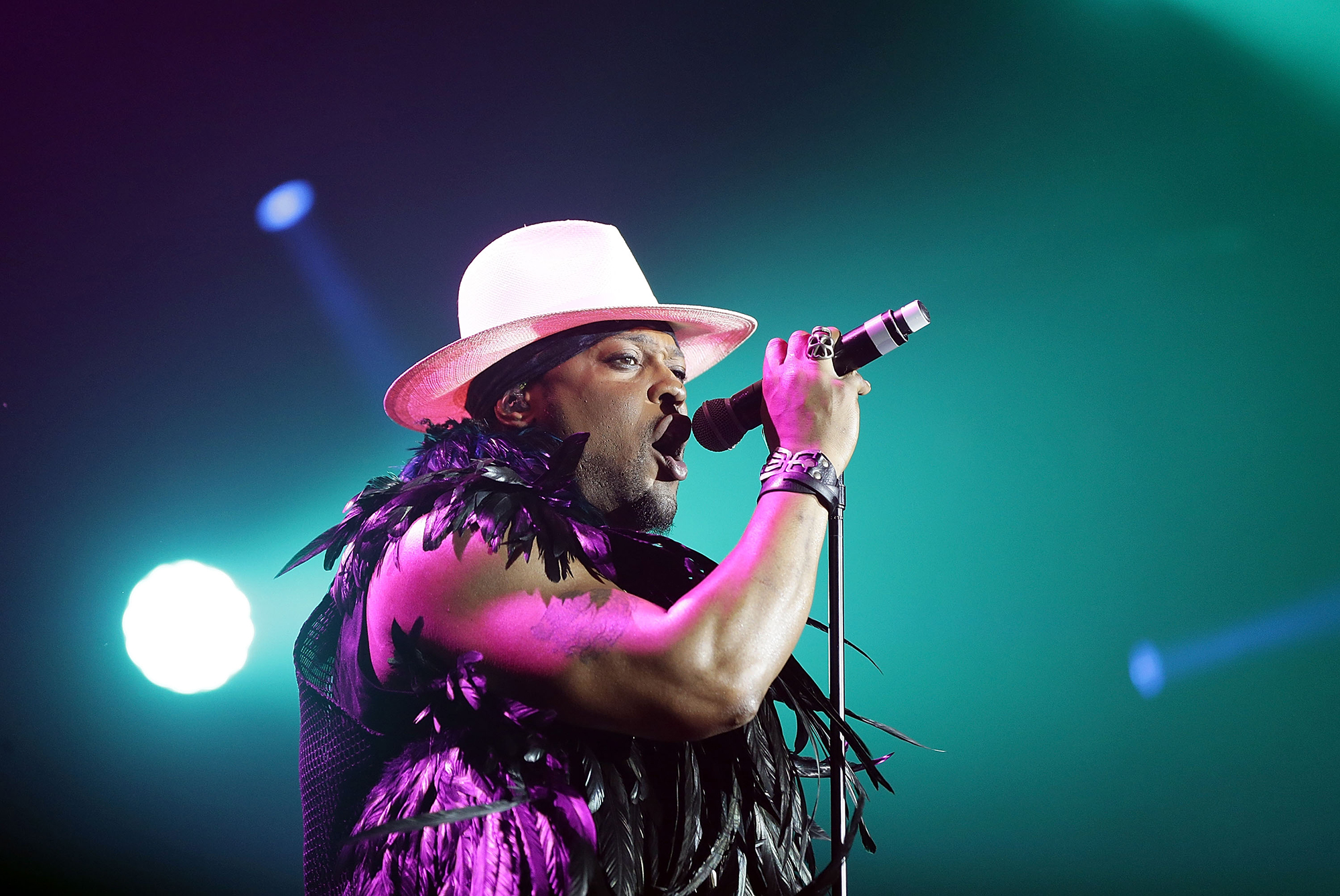 Умер D'Angelo - культовый R&amp;B-певец и лауреат премии "Грэмми"