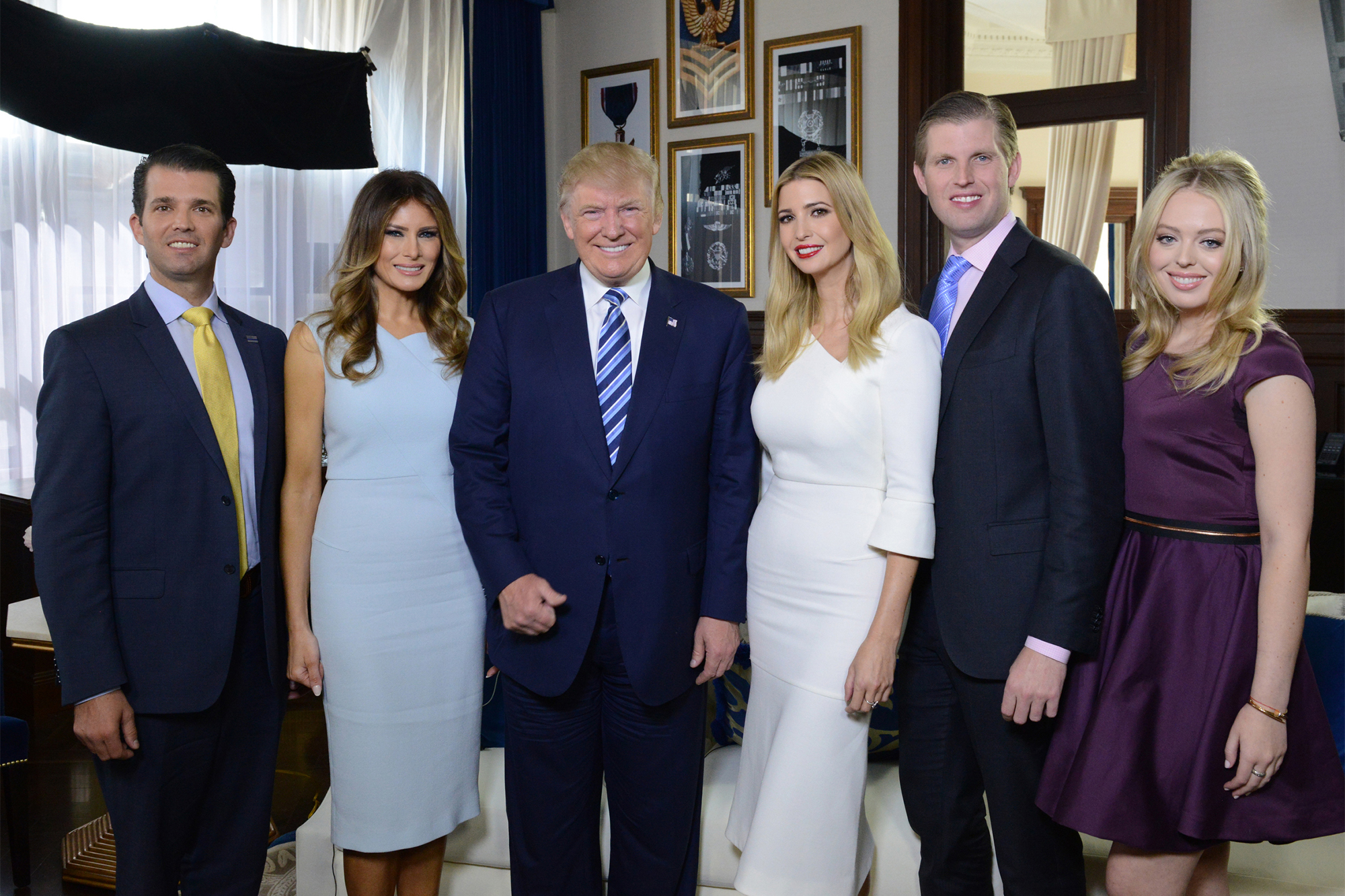 В платье трендового цвета: как выглядит младшая дочь Дональда Трампа, беременная первенцем