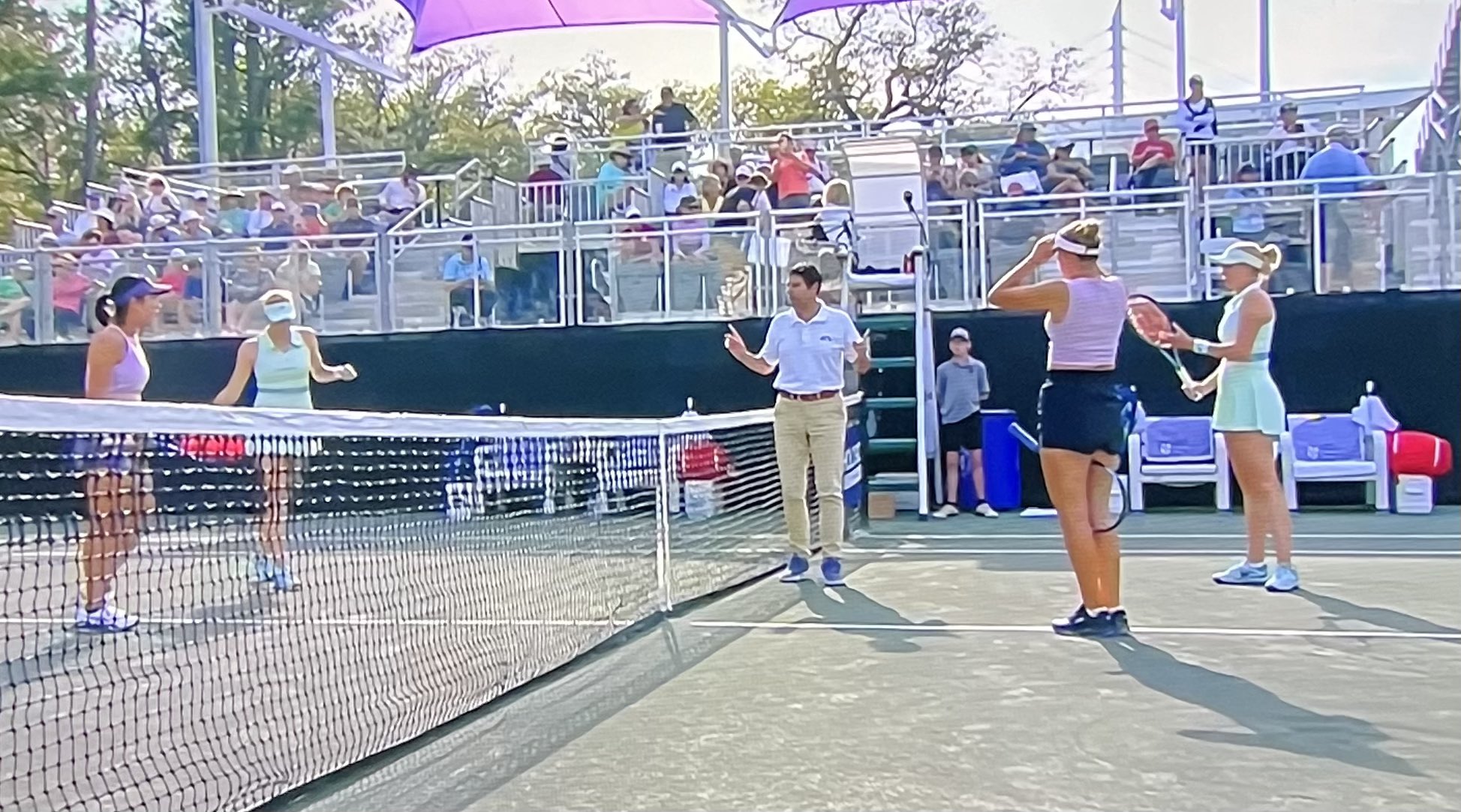 Матч сестер завершився розгромом: Людмила та Надія Кіченок зіграли одна проти одної