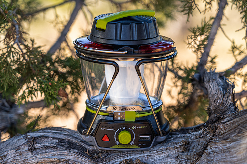 Які гаджети допоможуть зекономити електроенергію під час відключень світла: поради щодо вибору