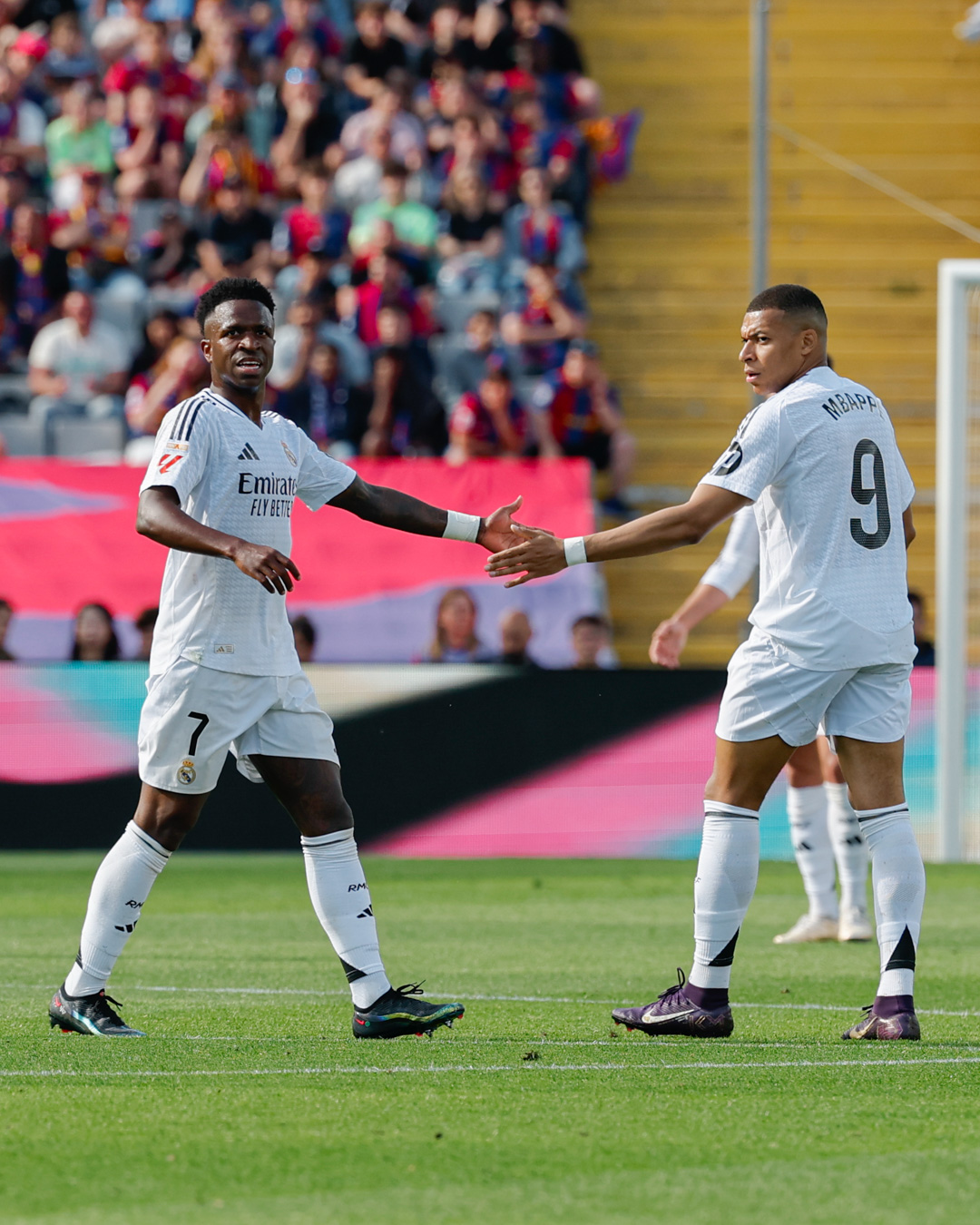 "Барселона" в божевільному Ель Класіко принизила "Реал" та майже гарантувала собі чемпіонство