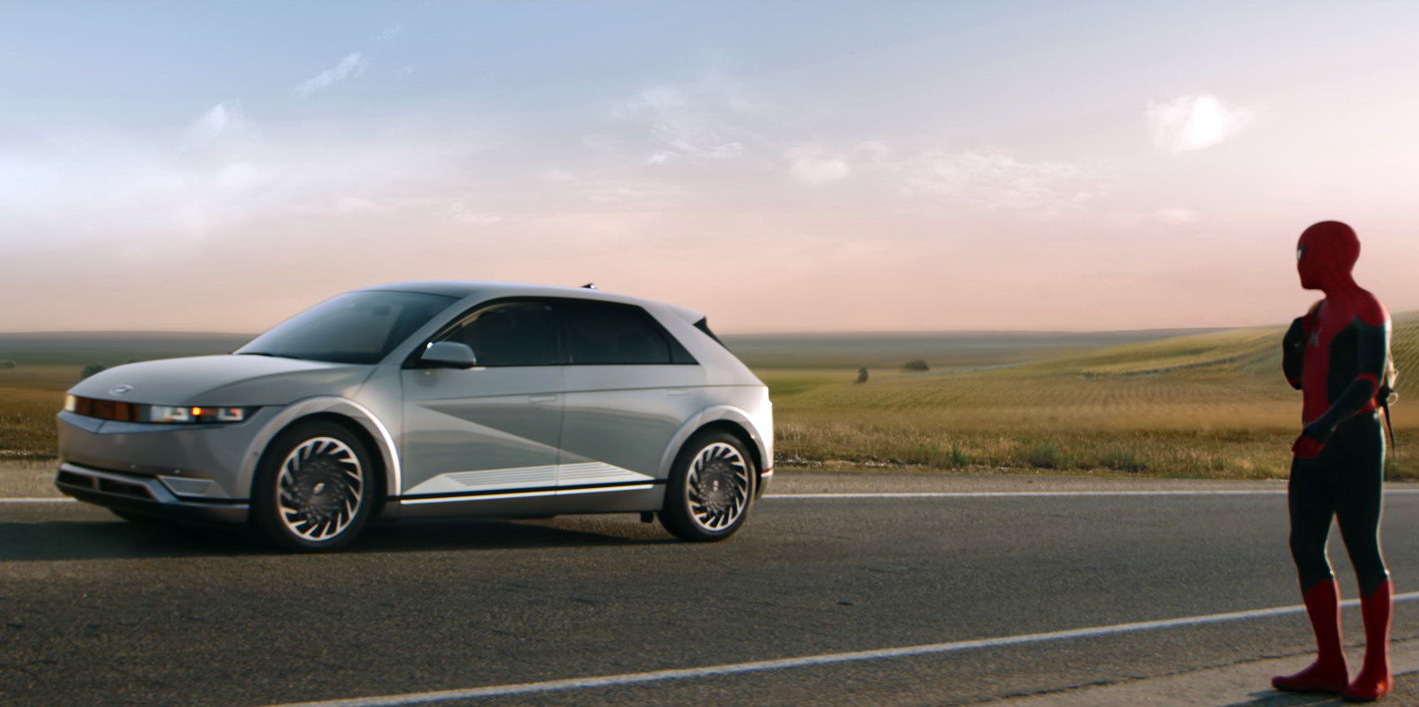 На допомогу супергерою: кросовери Hyundai надійшли на службу Людини-Павука