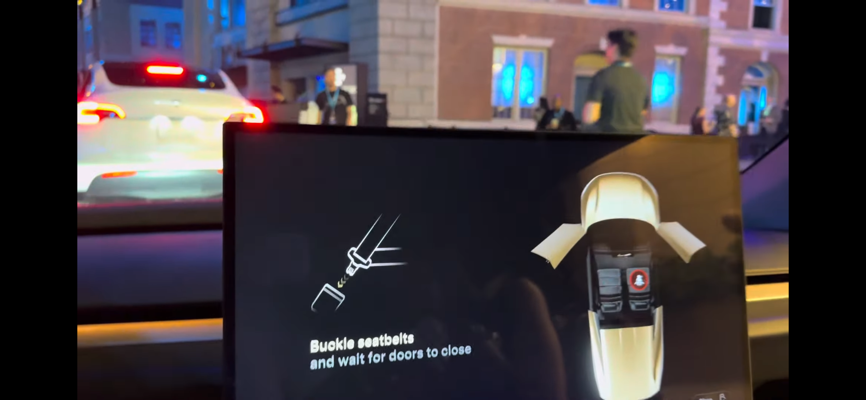 Ілон Маск презентував роботаксі Tesla: як виглядає зовні і всередині (відео)