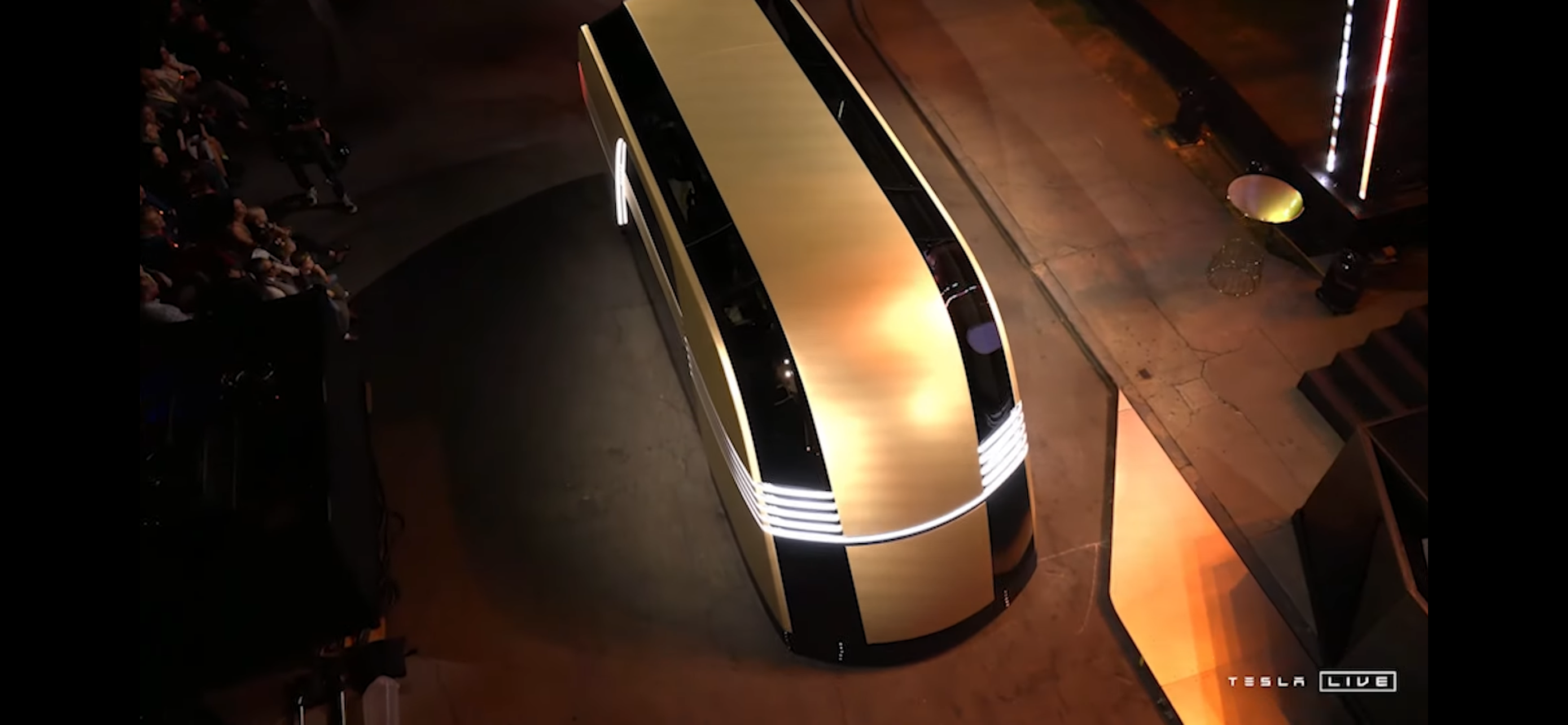 Ілон Маск презентував роботаксі Tesla: як виглядає зовні і всередині (відео)