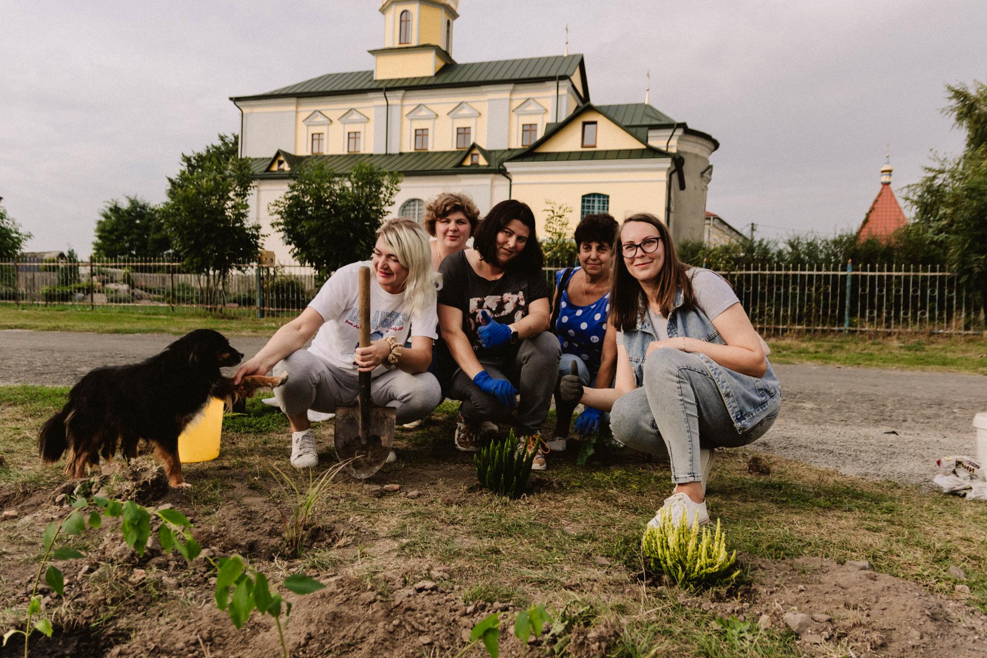 "Життя набуває сенсу". Як на Волині за допомогою культури і традицій адаптовують переселенців