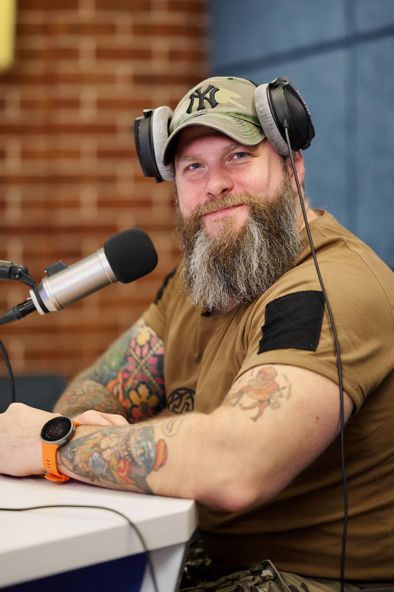 "Кажу це як малорос зі стажем". Актор-воїн дав важливу пораду українським родинам