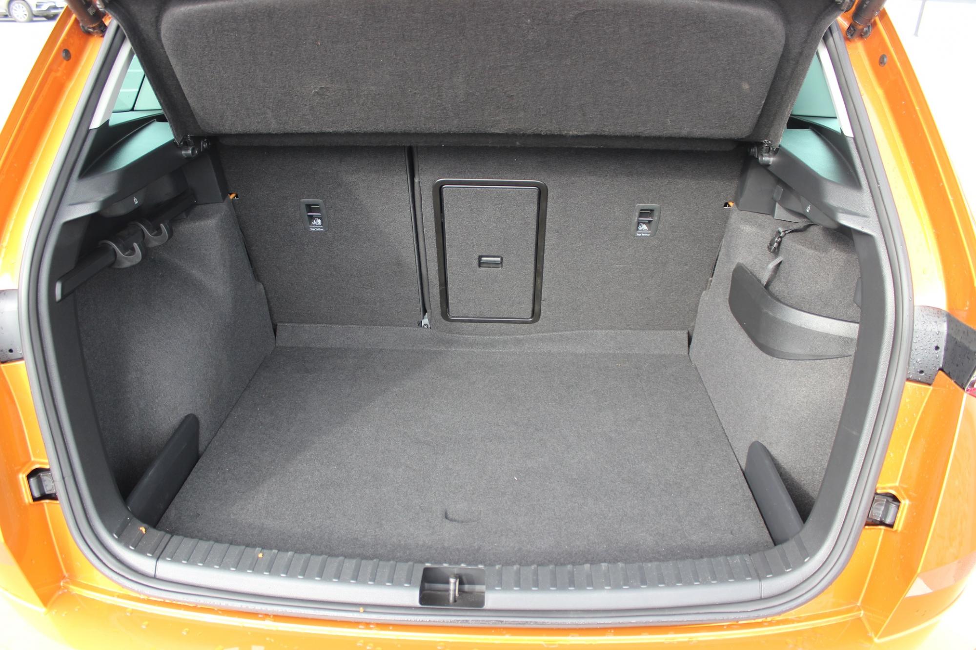 Економимо на вантажному таксі: як перевезти важкі і громіздкі речі у сімейному авто