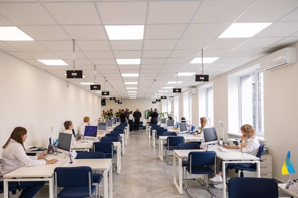 У Дніпрі запрацював "Прозорий офіс", де можна отримати понад 300 соціальних послуг