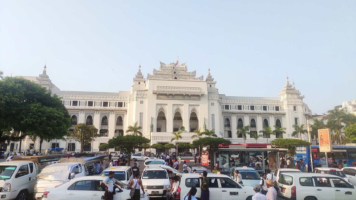 "Інший світ": українка побувала в країні, де чиновники перенесли столицю за порадою астрологів