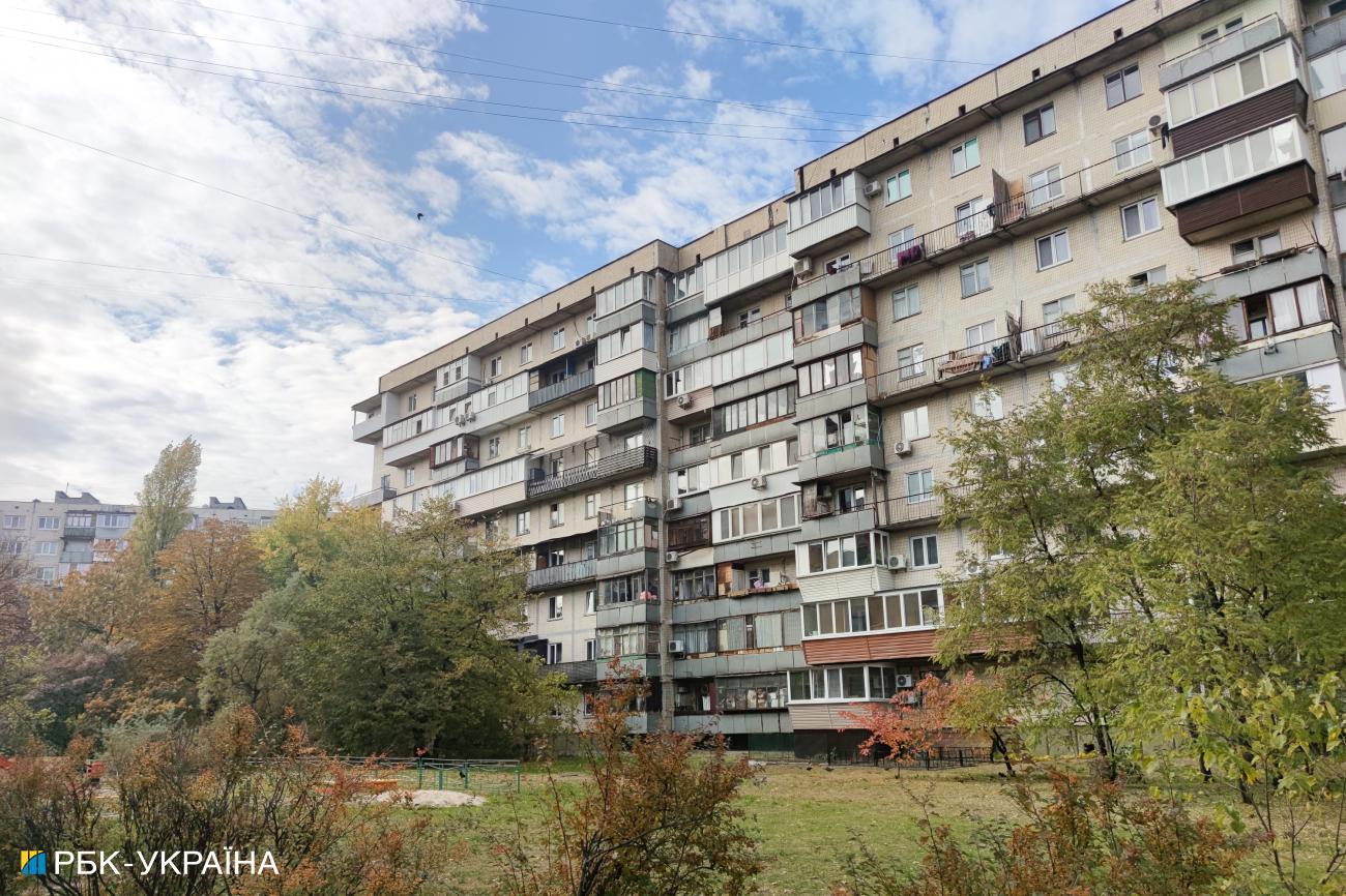 Балкон-косынка, коридор-трамвайчик и "бумажные" стены: какие квартиры не стоит покупать