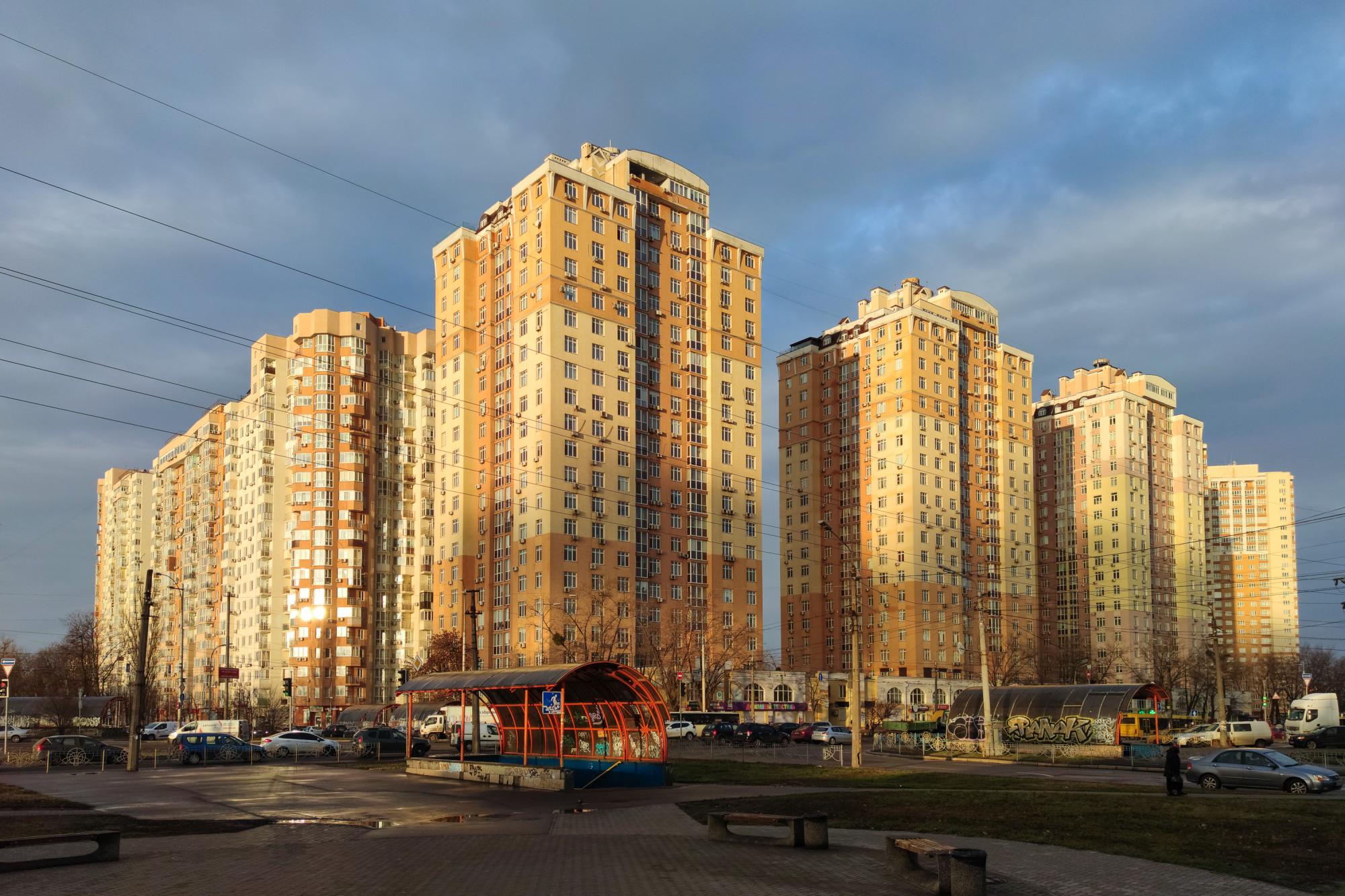 Падіння цін, попит на будинки з укриттями. Що буде з ринком нерухомості у 2023 році