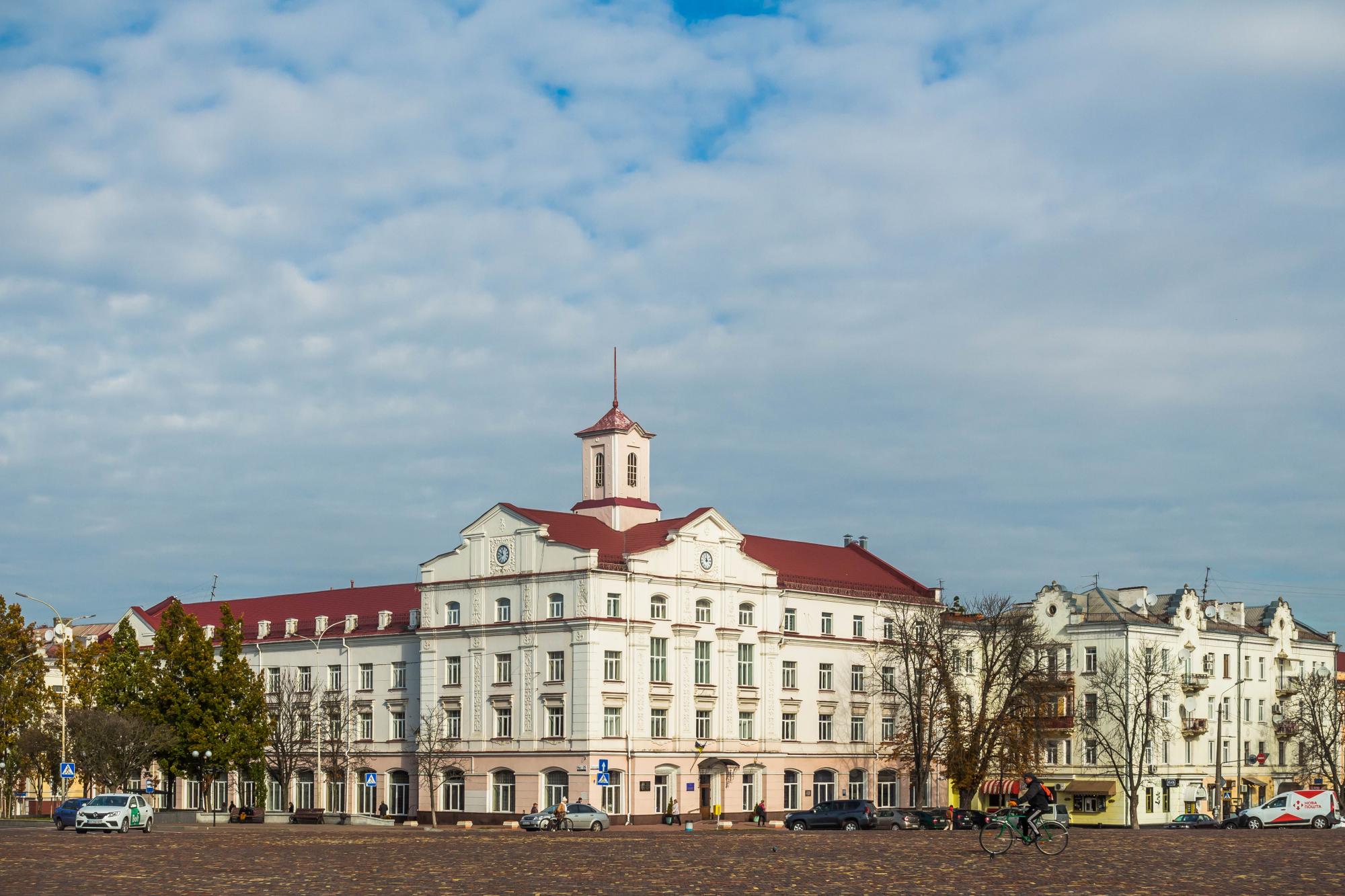 Магия осеннего Чернигова. Лучшие локации для знакомства с городом