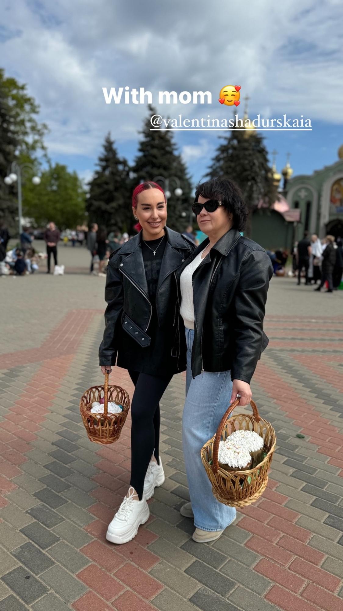 "Миру та небесної підтримки нам всім". Зірки привітали українців з Великоднем (фото)